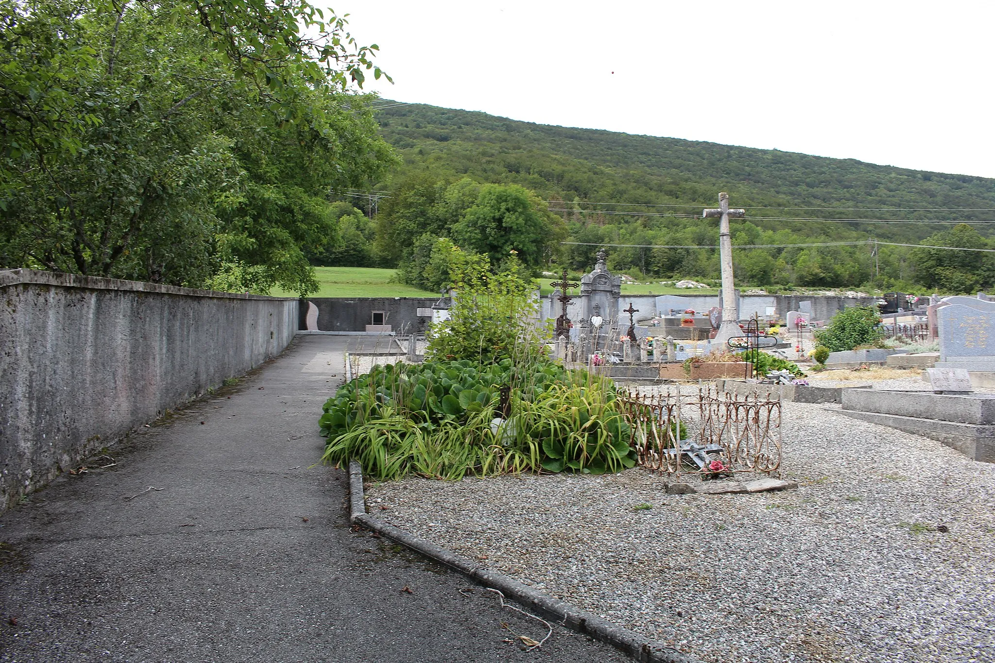 Photo showing: Cimetière de Craz, Injoux-Génissiat.