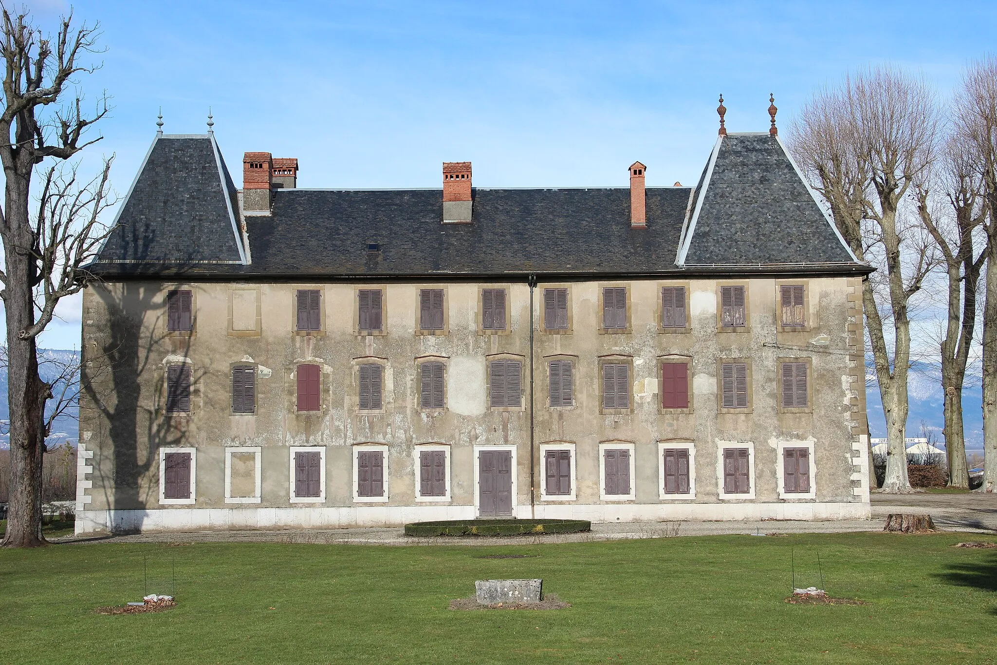 Photo showing: Château of Viry