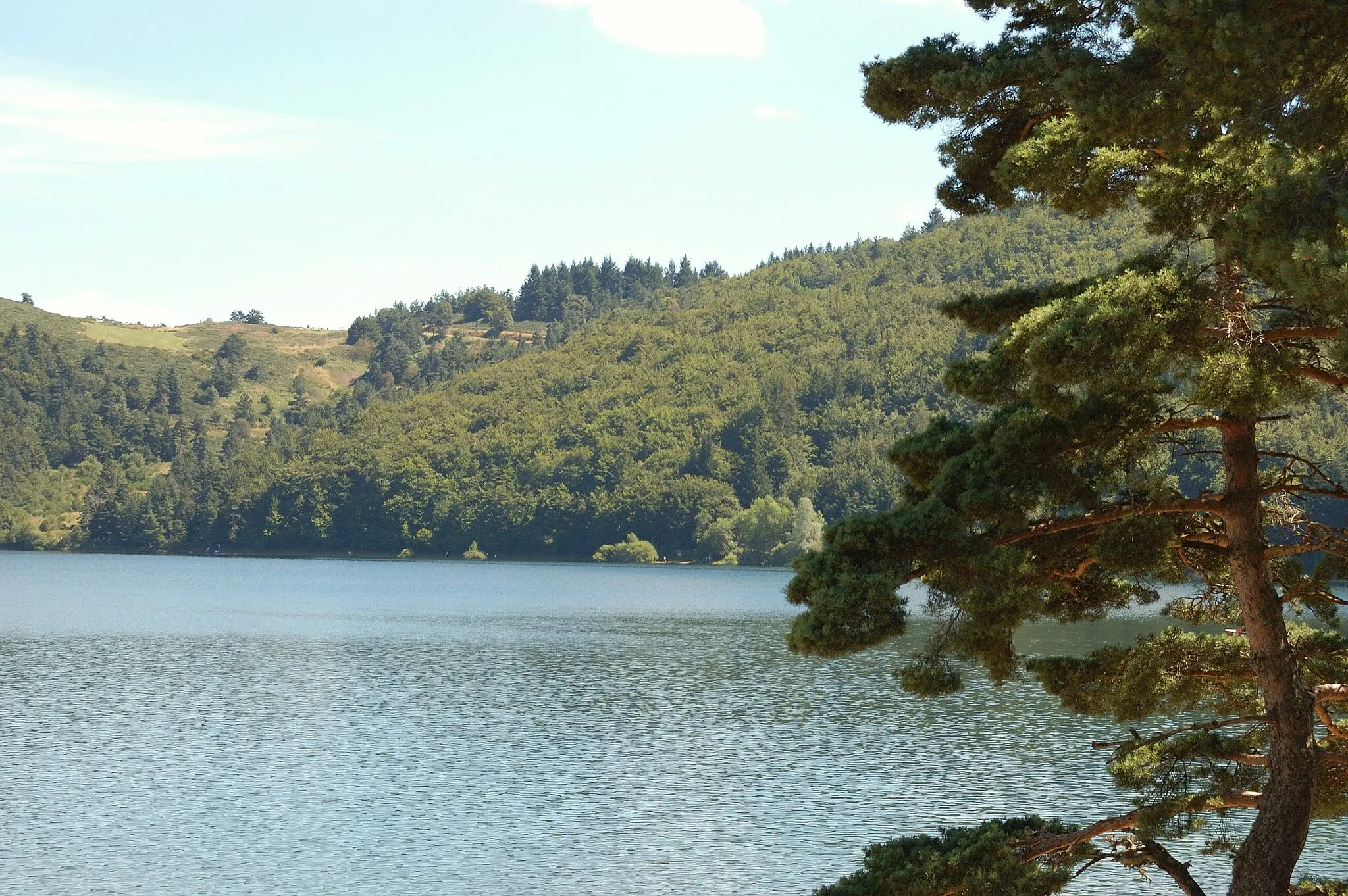 Photo showing: Lac d'Issarles (ancien cratère de volcan)