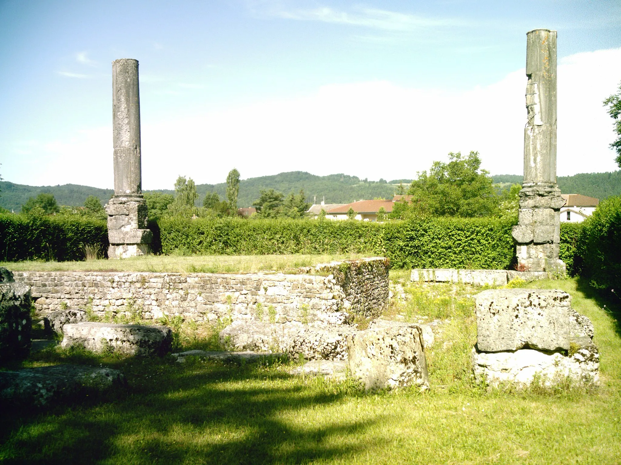 Photo showing: Les ruines du temple gallo-romain d'Izernore (Ain, FRANCE)
