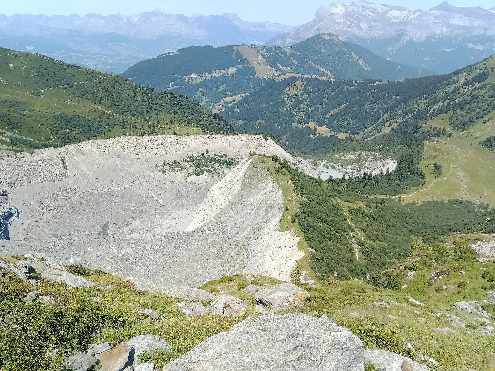 Photo showing: Moraines de Bionnassay depuis les échelles du désert de Pierre Ronde, Saint-Gervais-les-Bains, Haute-Savoie, France