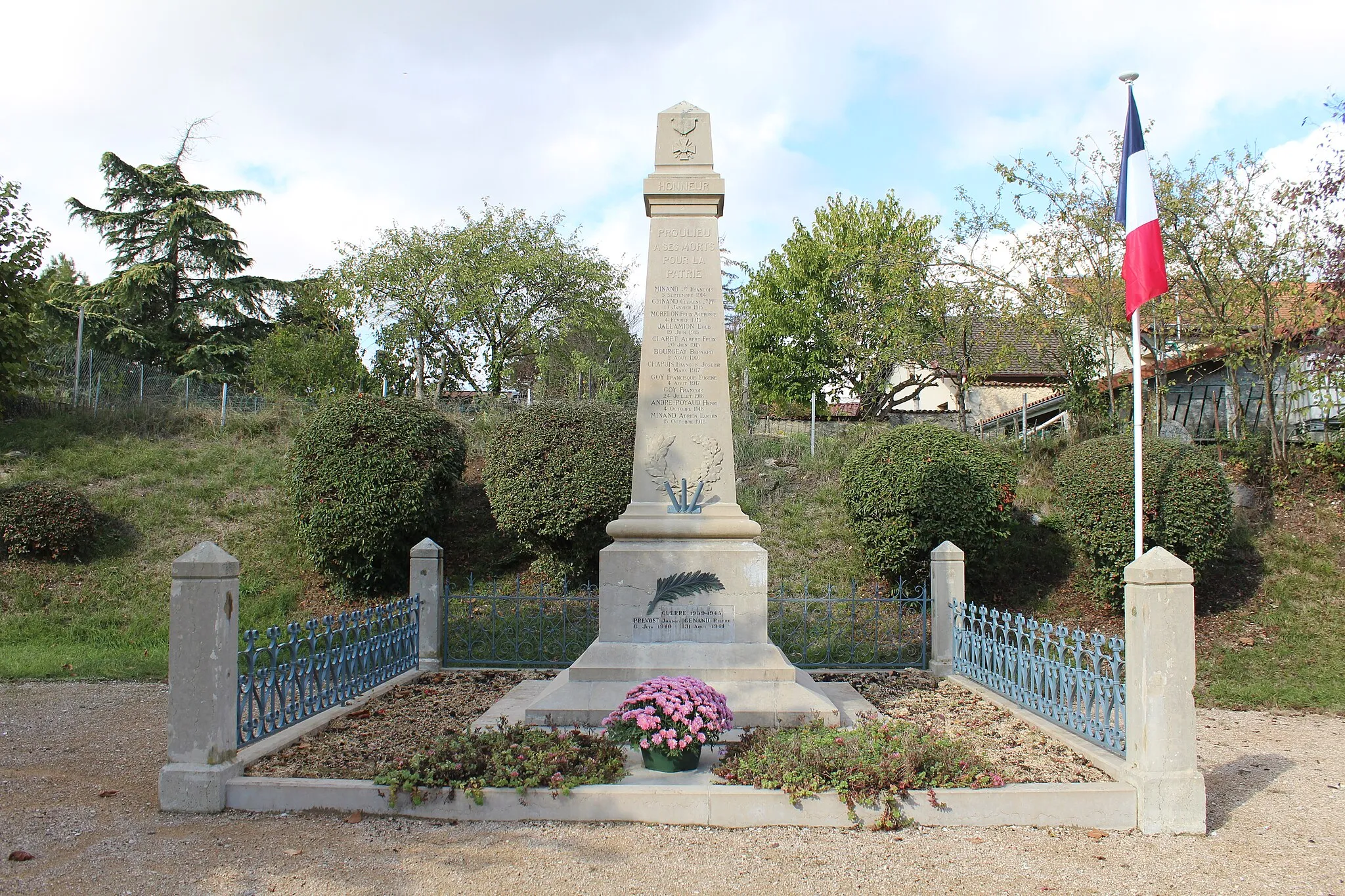 Photo showing: Monument aux morts de Proulieu, Lagnieu.