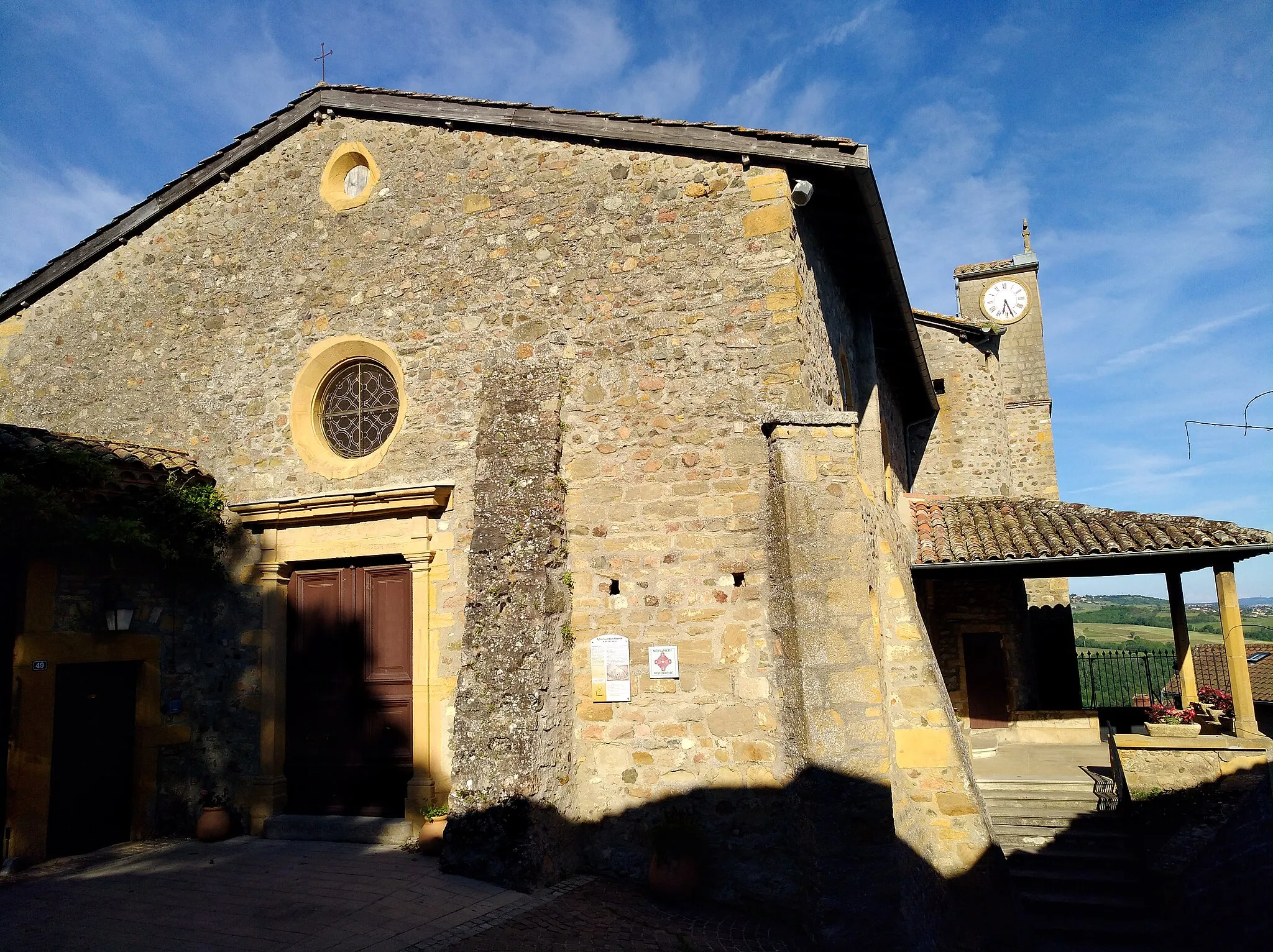 Photo showing: Église de la Nativité-de-Saint-Jean-Baptiste de Ternand, dans le département du Rhône.