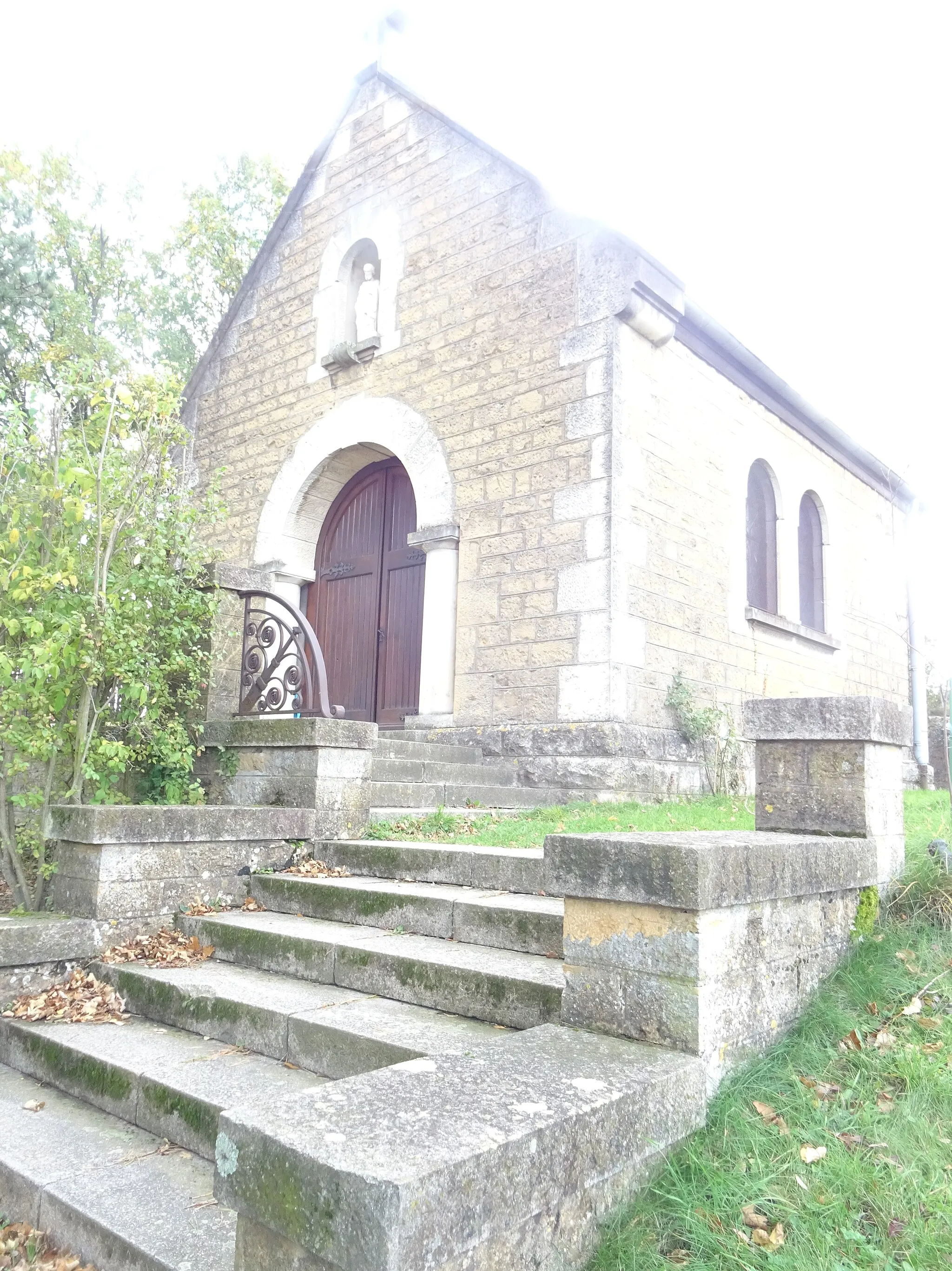 Photo showing: chapelle Saint-Joseph de Montluzin
