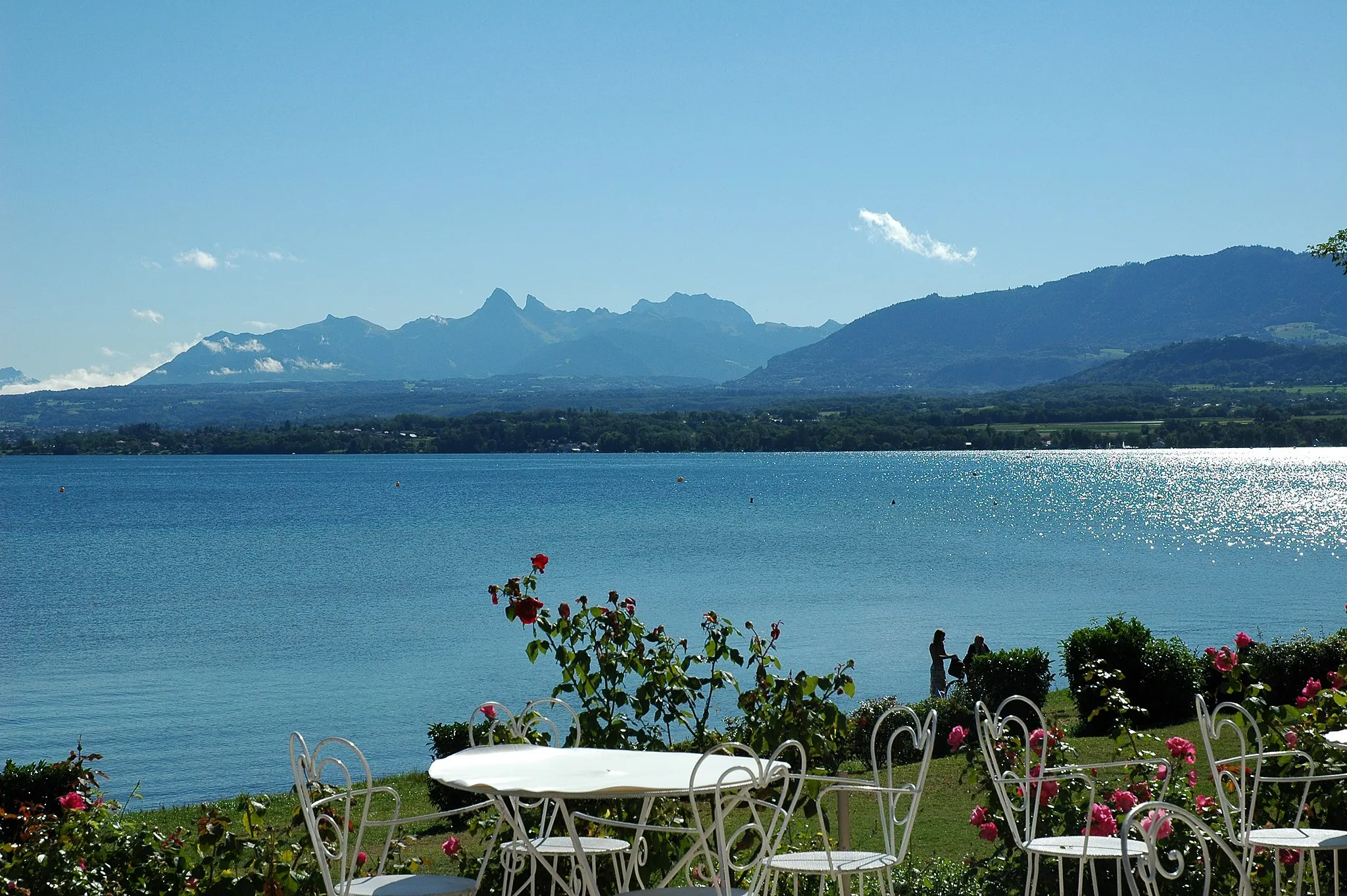 Photo showing: dent d'Oche et le lac leman depuis l'hôtel de la plage excenevex france