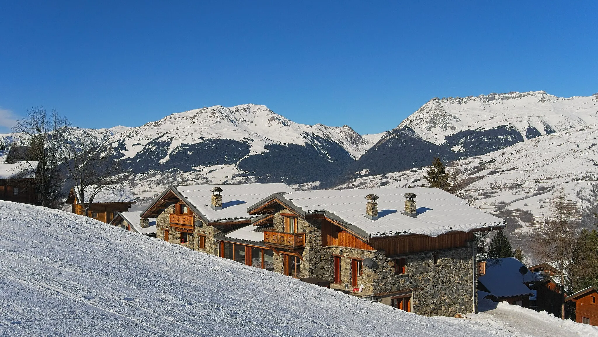 Photo showing: Paradiski, Les Coches. Taken in La Plagne, slope coches, Savoie, France.