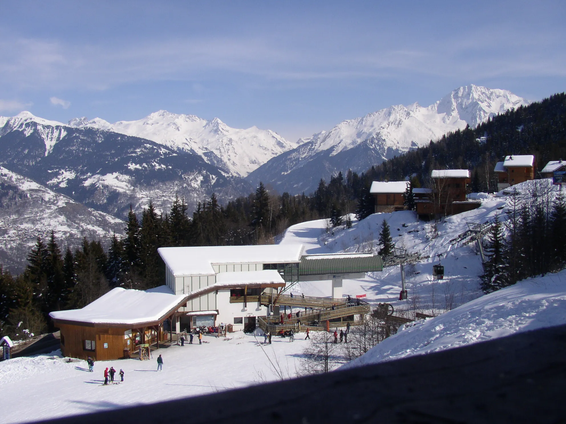 Photo showing: Image of the ski-station in the ski resort of La Tania