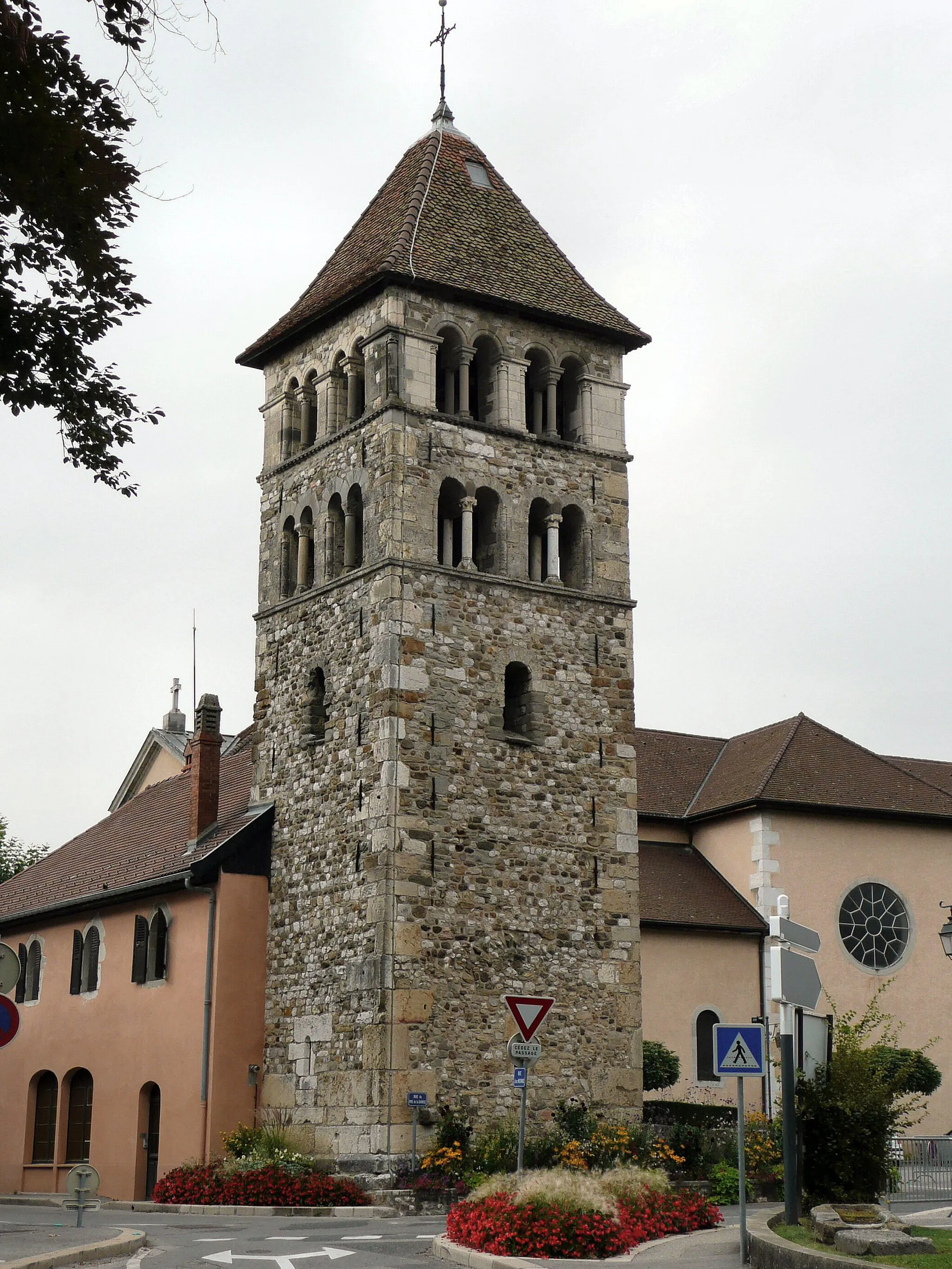 Photo showing: Bell tower of the church Notre-Dame of Annecy-le-Vieux, devastated during French revolution
