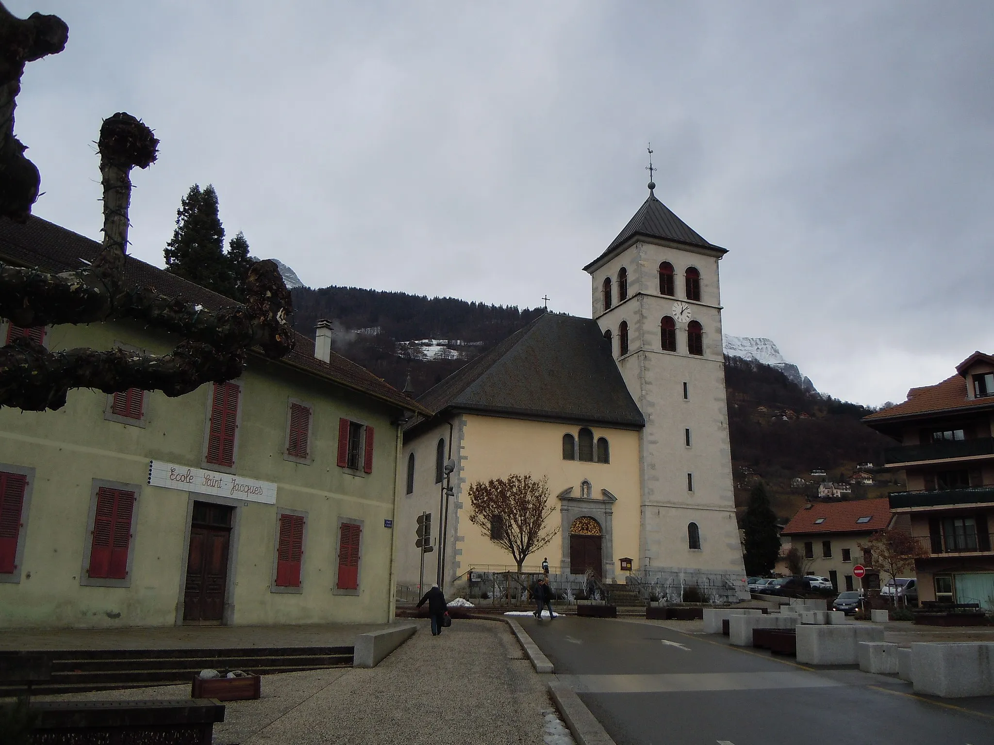 Photo showing: Place Saint-Jacques, Collégiale Saint-Jacques de Sallanches