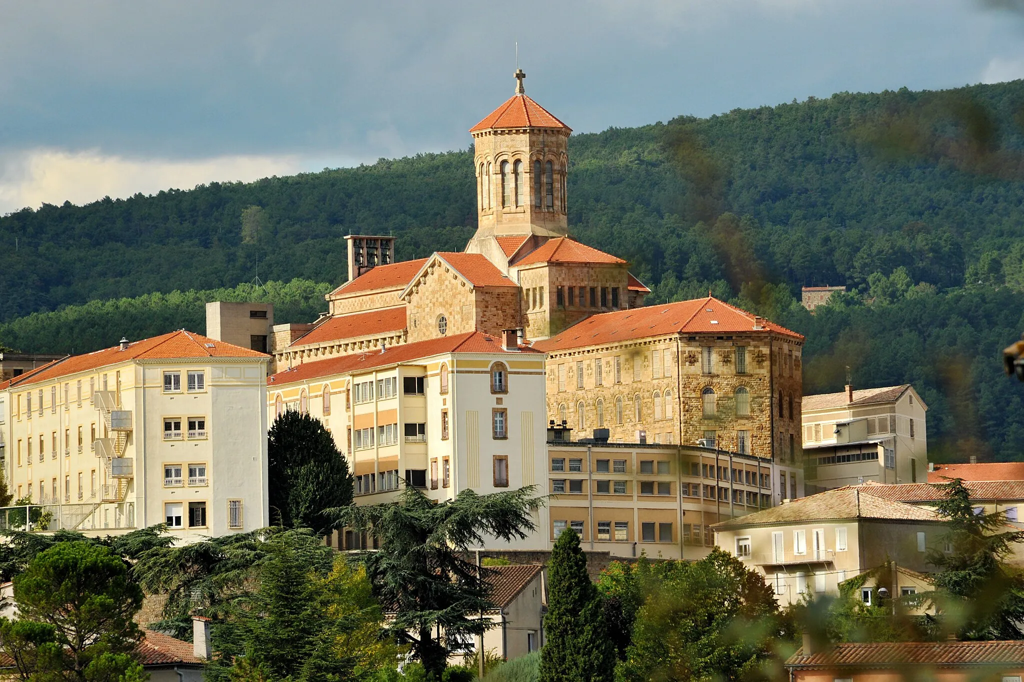 Photo showing: Centre Hospitalier Sainte-Marie de Privas