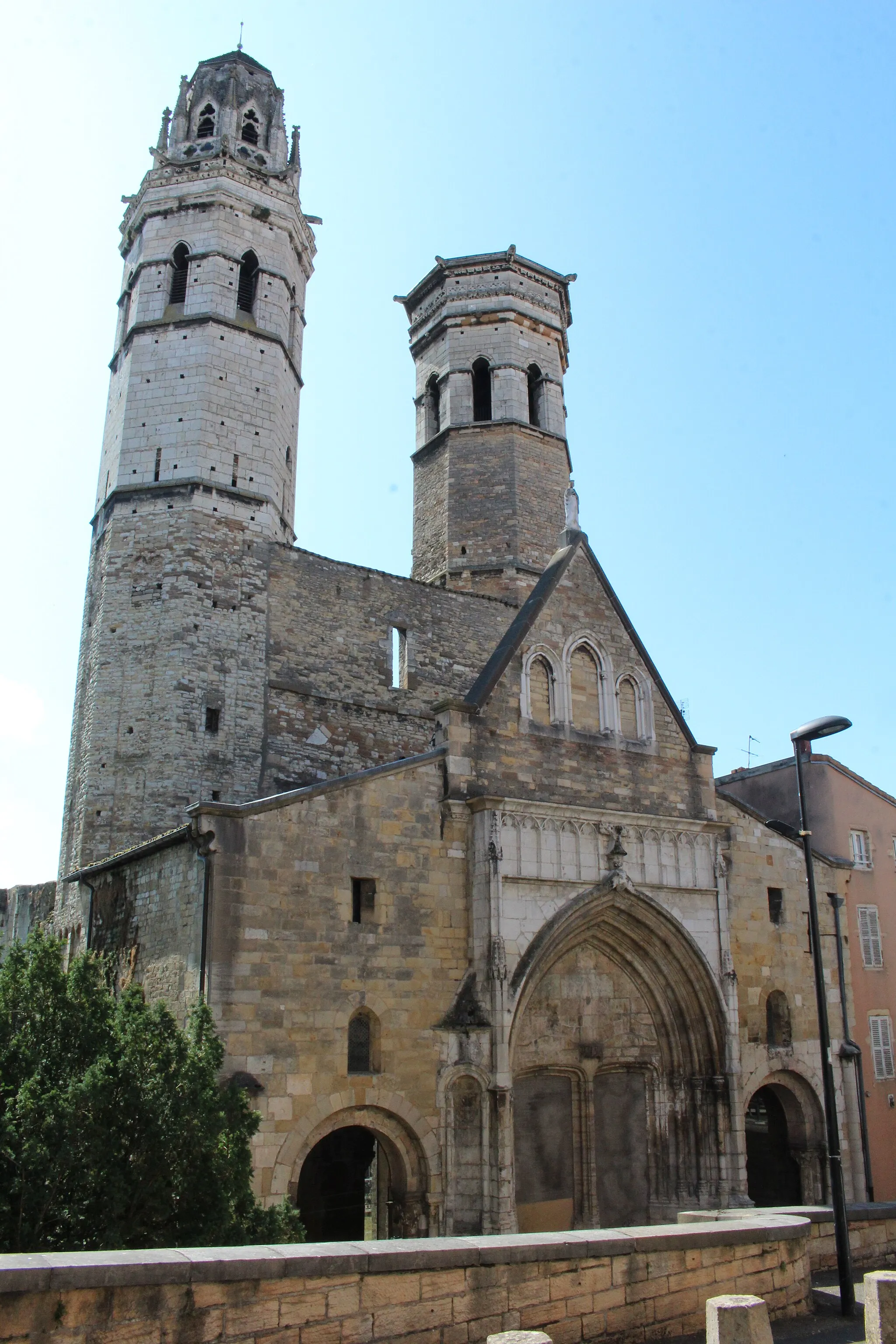 Photo showing: Cathédrale Vieux Saint-Vincent de Mâcon.