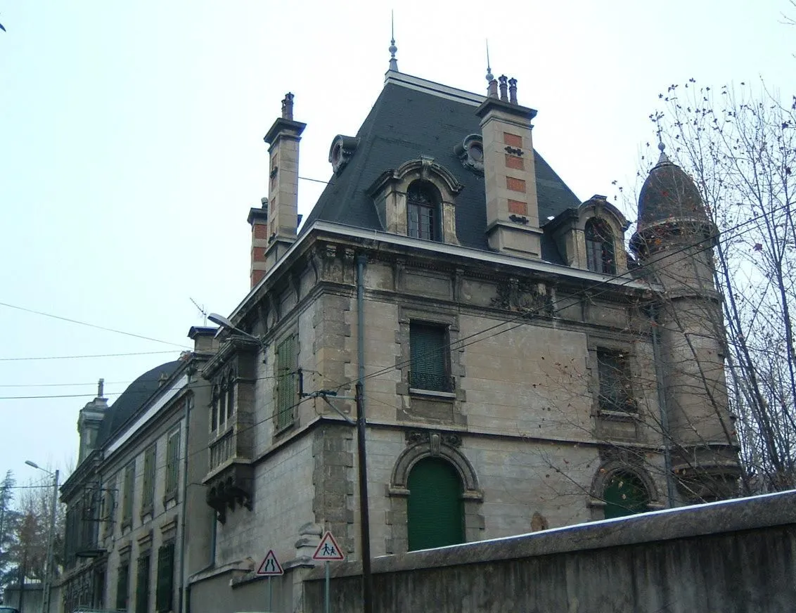 Photo showing: Château du Mouillon