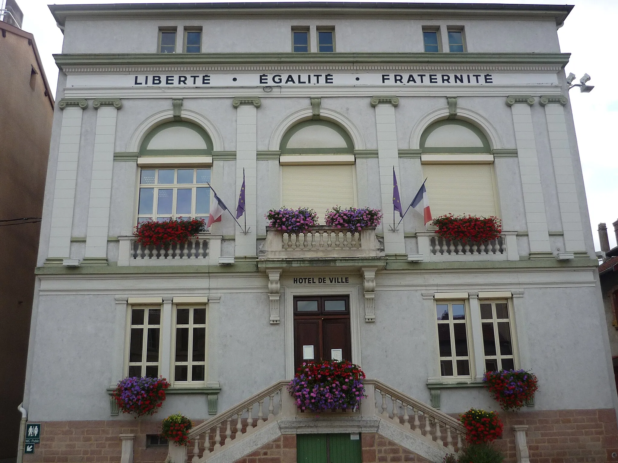 Photo showing: Mairie de la commune de Pontcharra-sur-Turdine dans le département du Rhône