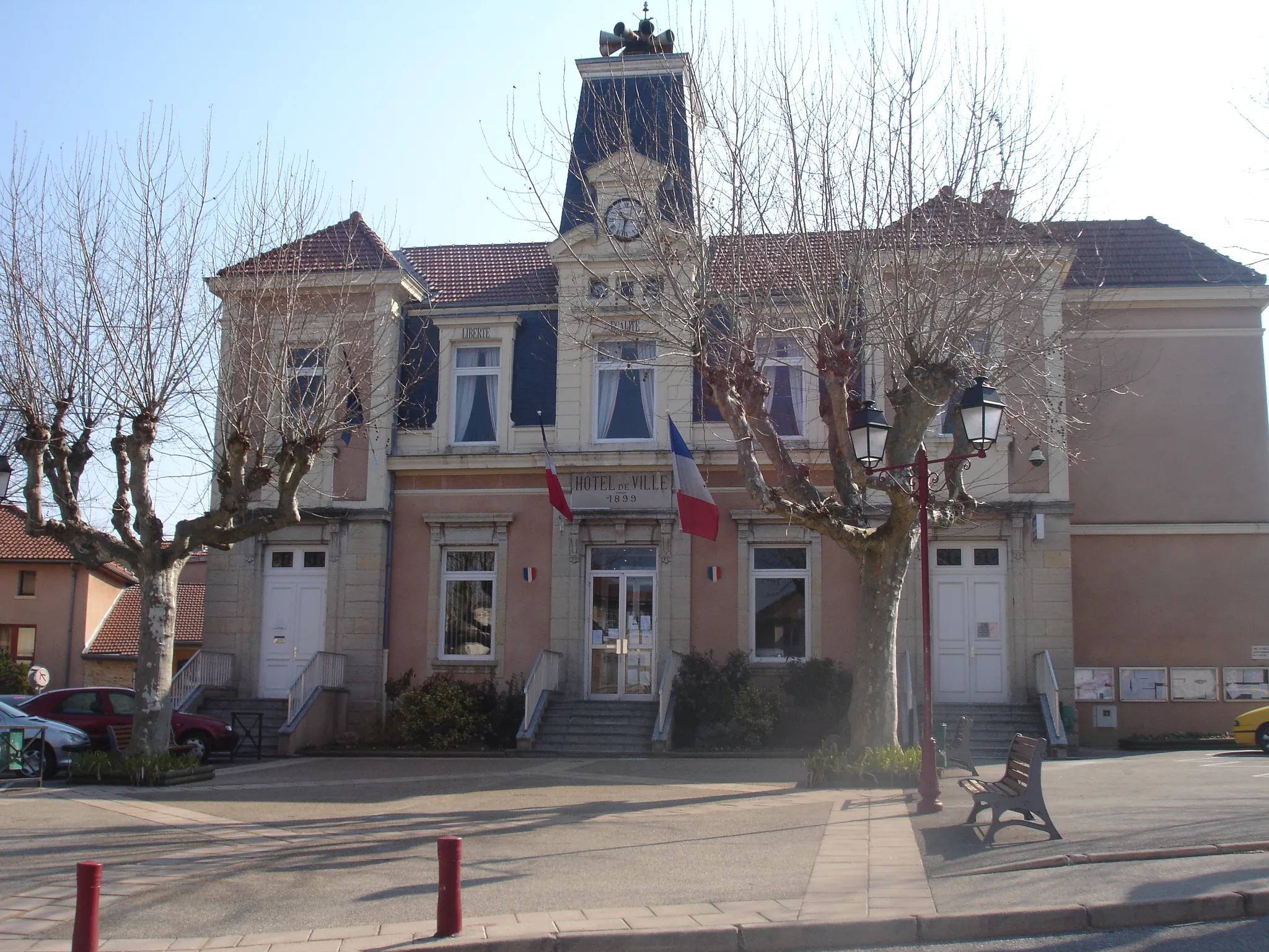 Photo showing: Heyrieux (38) : La Mairie