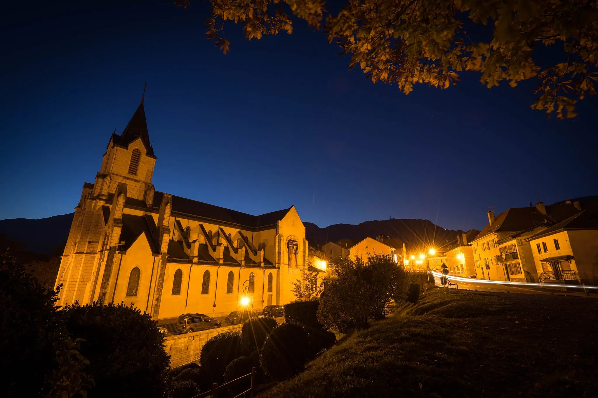 Photo showing: L'eglise de Gex by Night