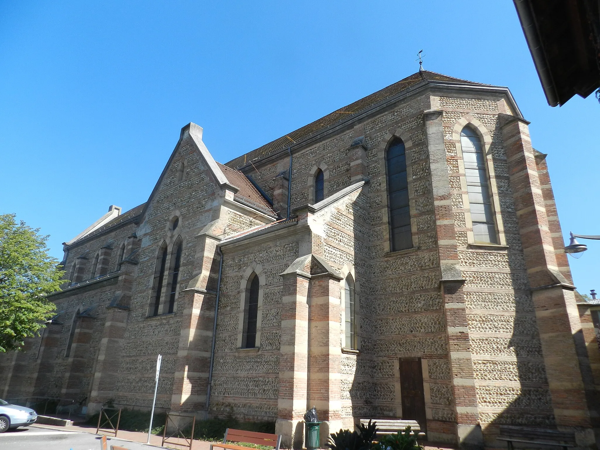 Photo showing: Église Saint-Étienne de Saint-Étienne-de-Saint-Geoirs, Isère, France (Inscrit, 1995)