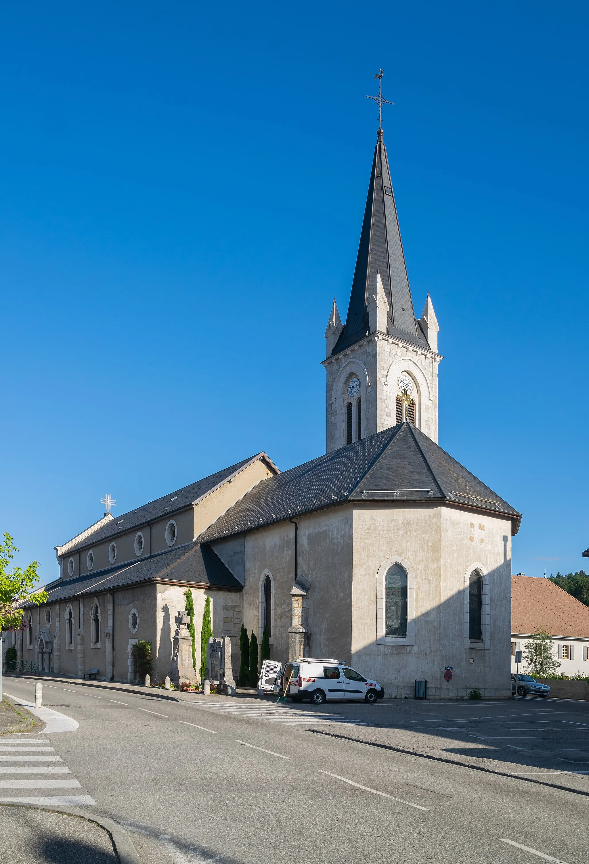 Photo showing: Saints Maurice and Francis de Sales church in Thorens-Glières, Haute-Savoie, France