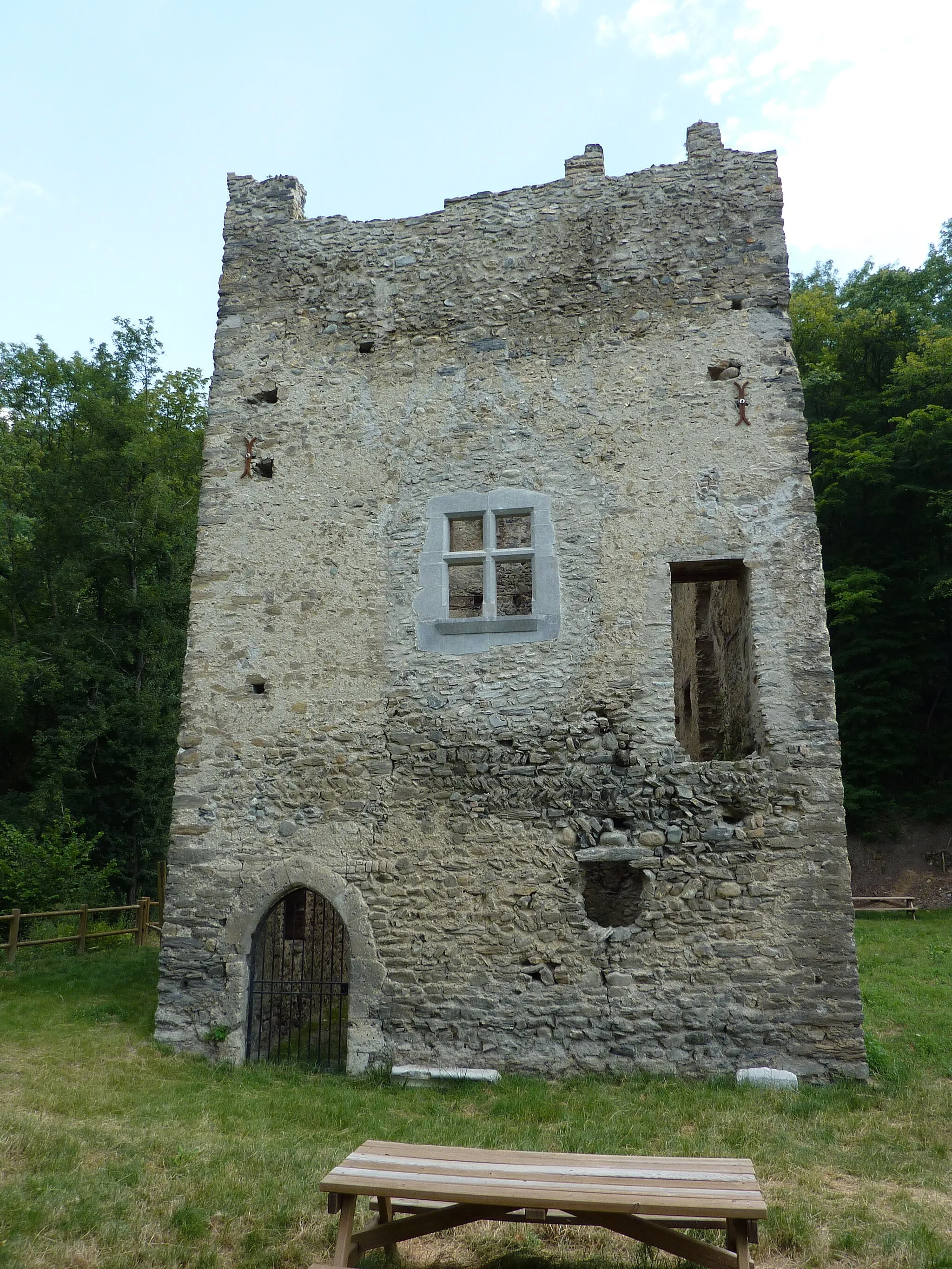 Photo showing: North side of the Tour d'Etapes, Le Versoud, Isère, France