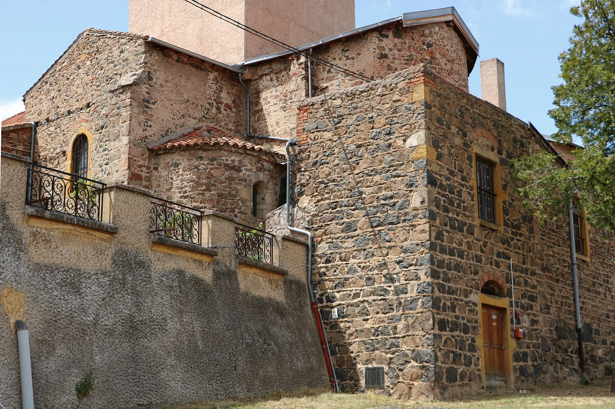 Photo showing: Villerest - Eglise Saint-Priest