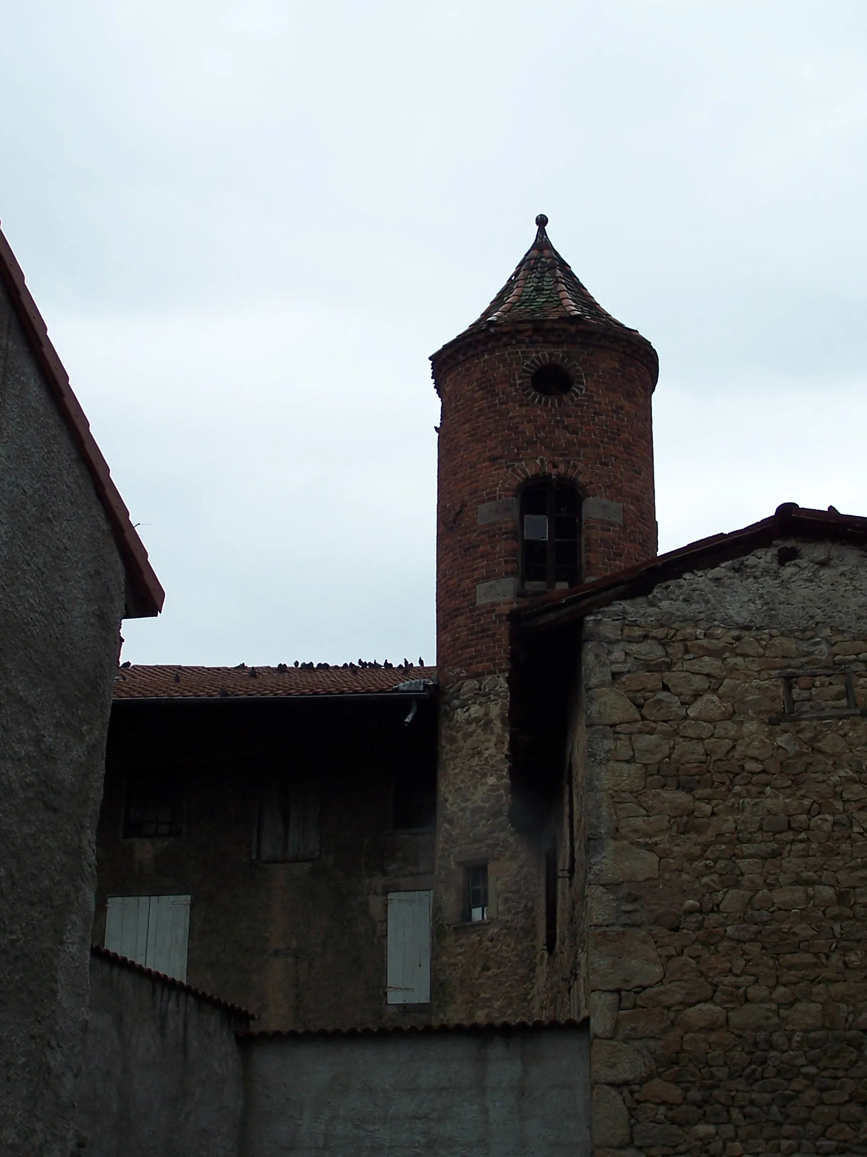 Photo showing: Tour dans le bourg de Bas-en-Basset en Haute-Loire