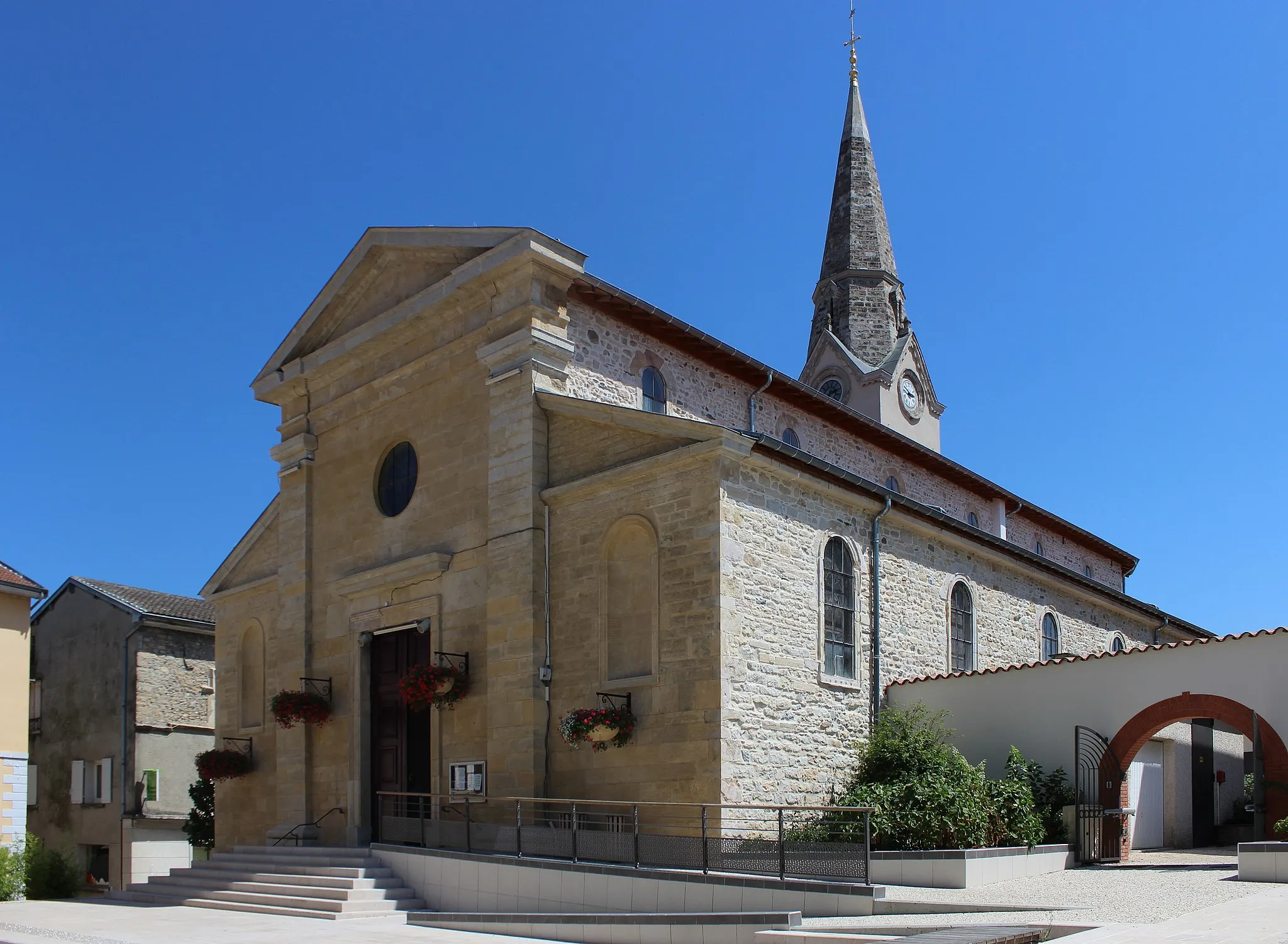 Photo showing: La Verpillière - Église Saint-Denis