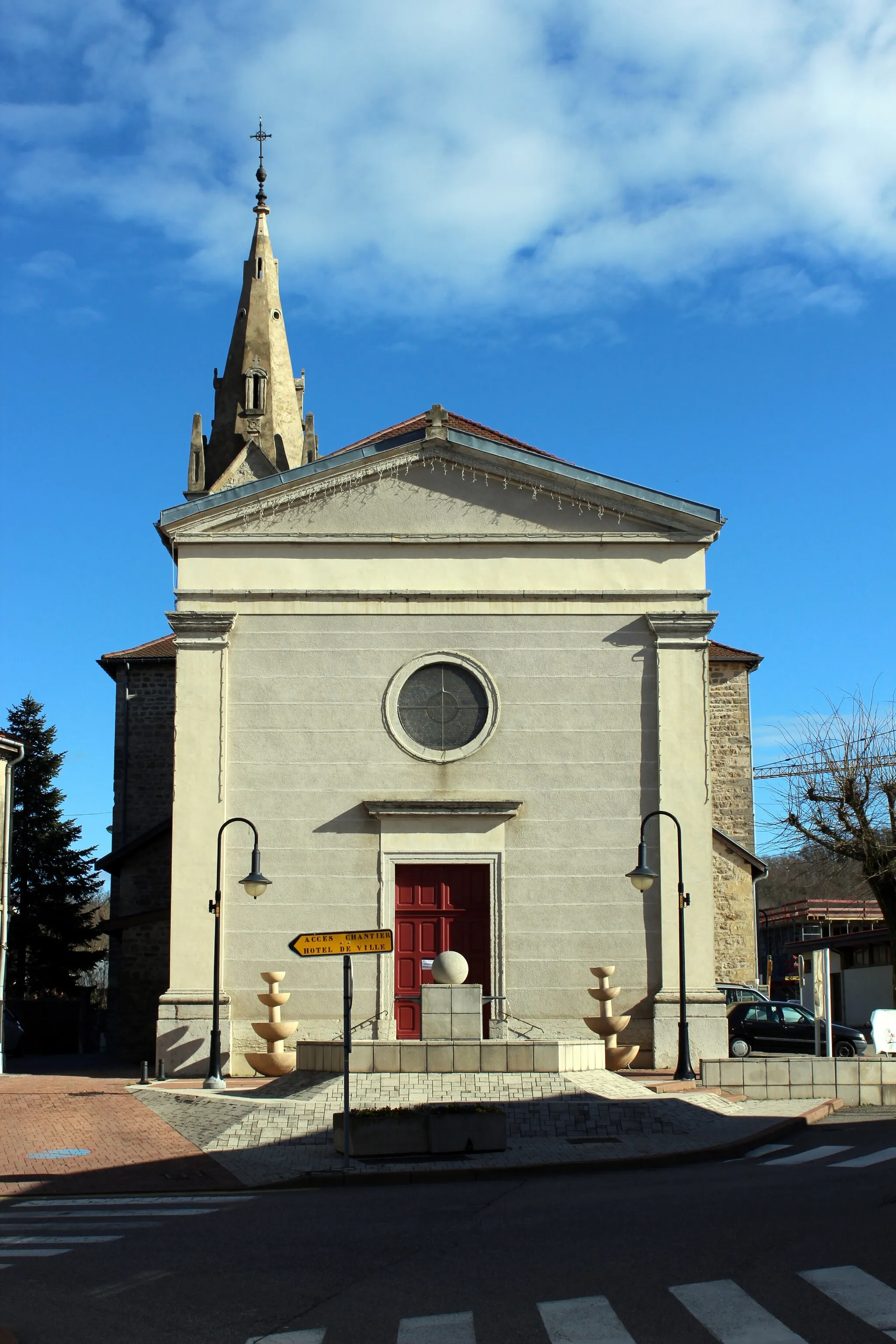 Photo showing: Eglise à Saint-Quentin-Fallavier.