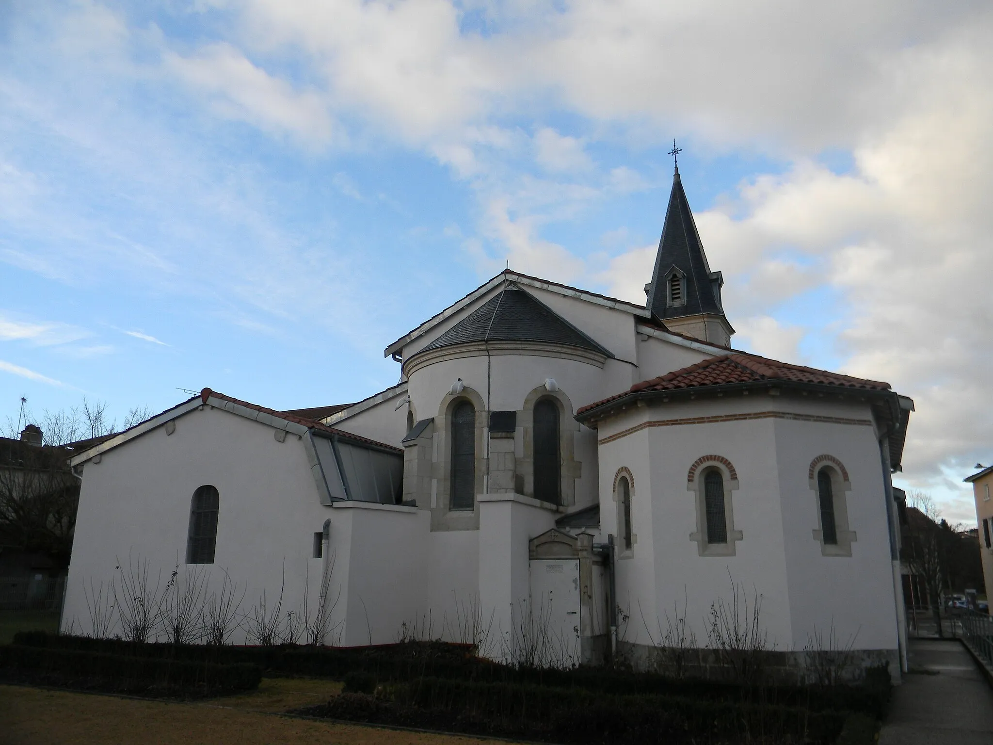 Photo showing: Vue arrière de l'église de Marcy-l'Étoile.