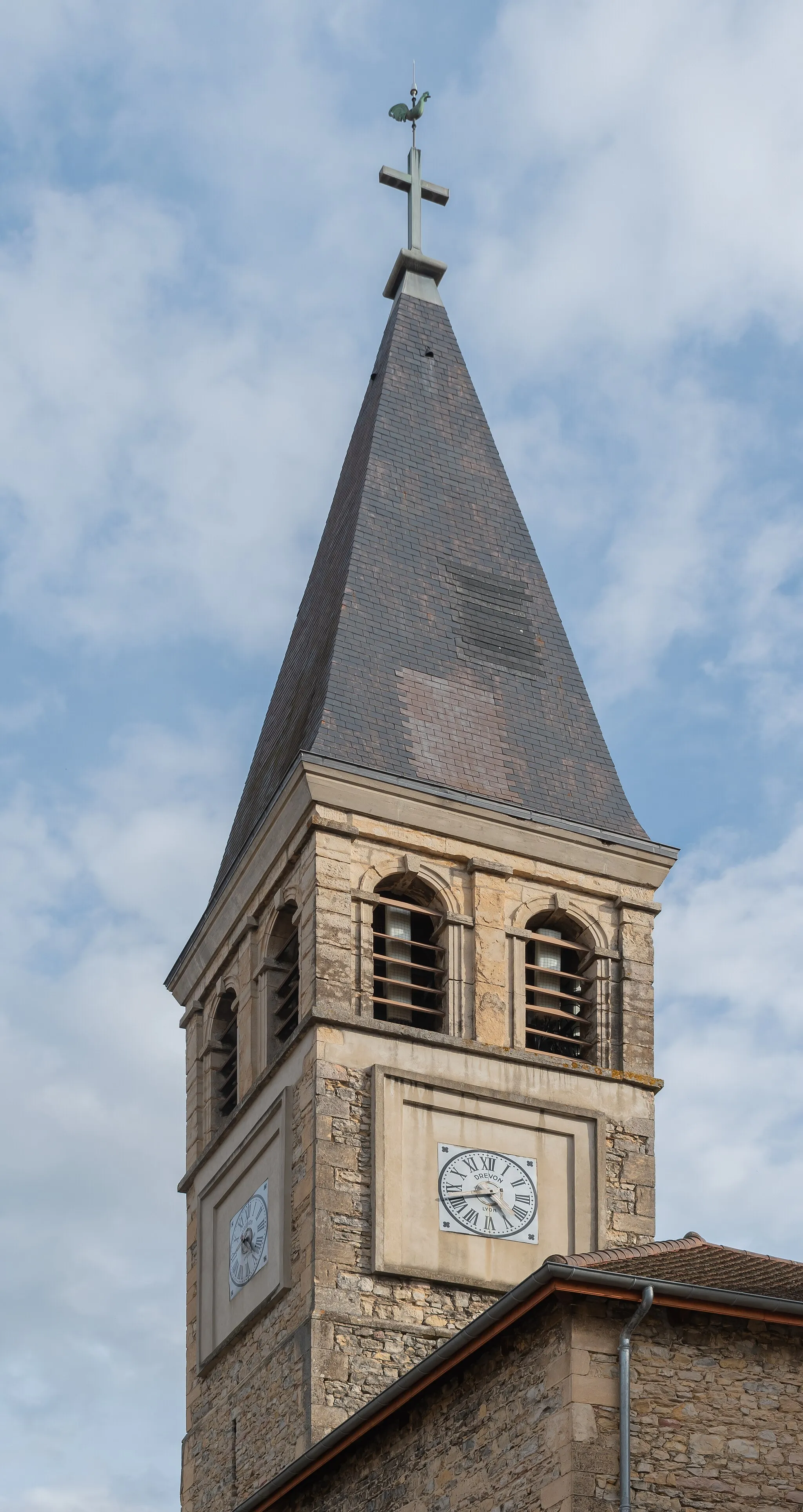 Photo showing: Bell tower of the Mary Magdalene church in Vaulx-Milieu, Isère, France