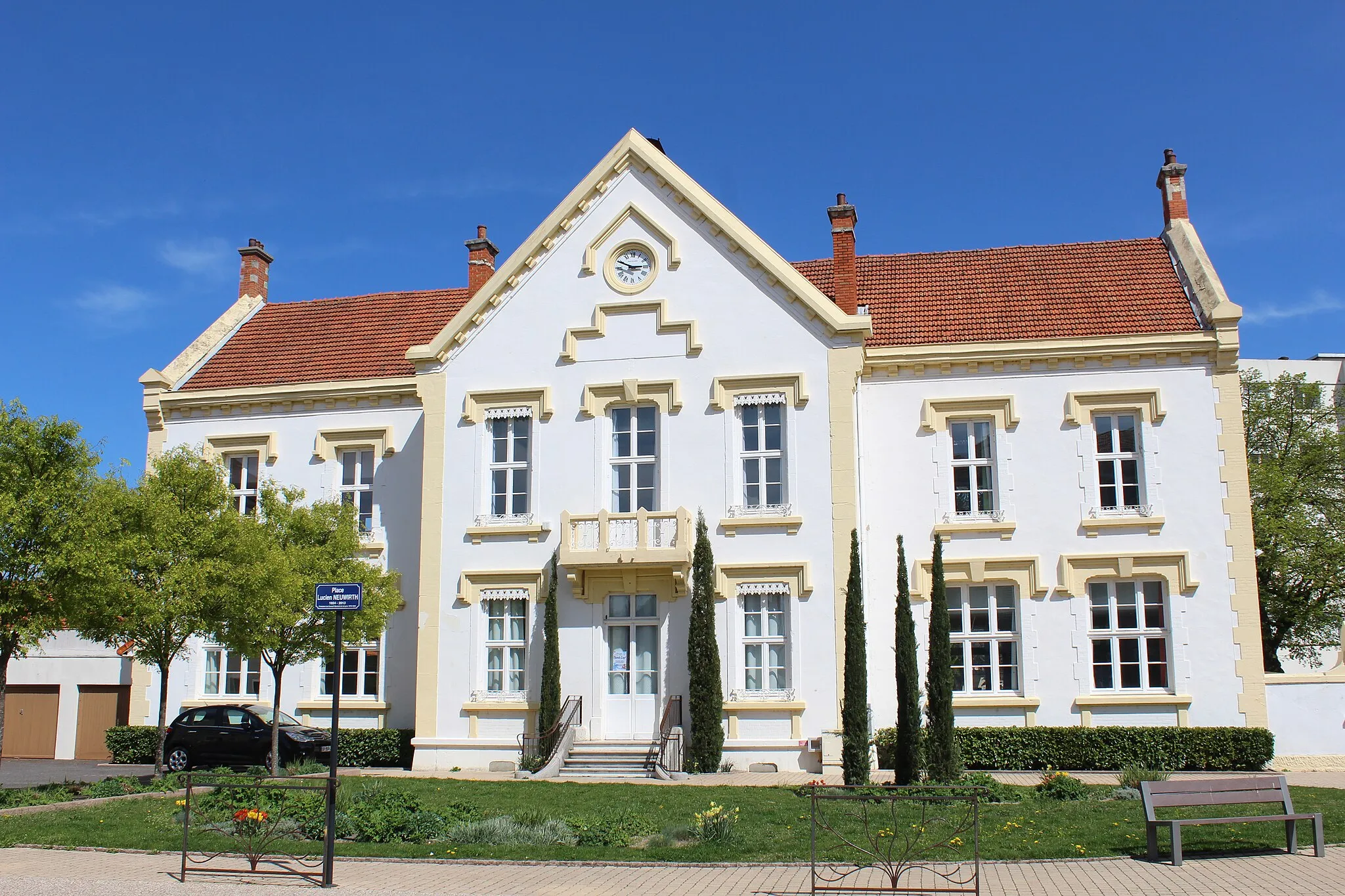 Photo showing: École du Centre, Le Coteau.
