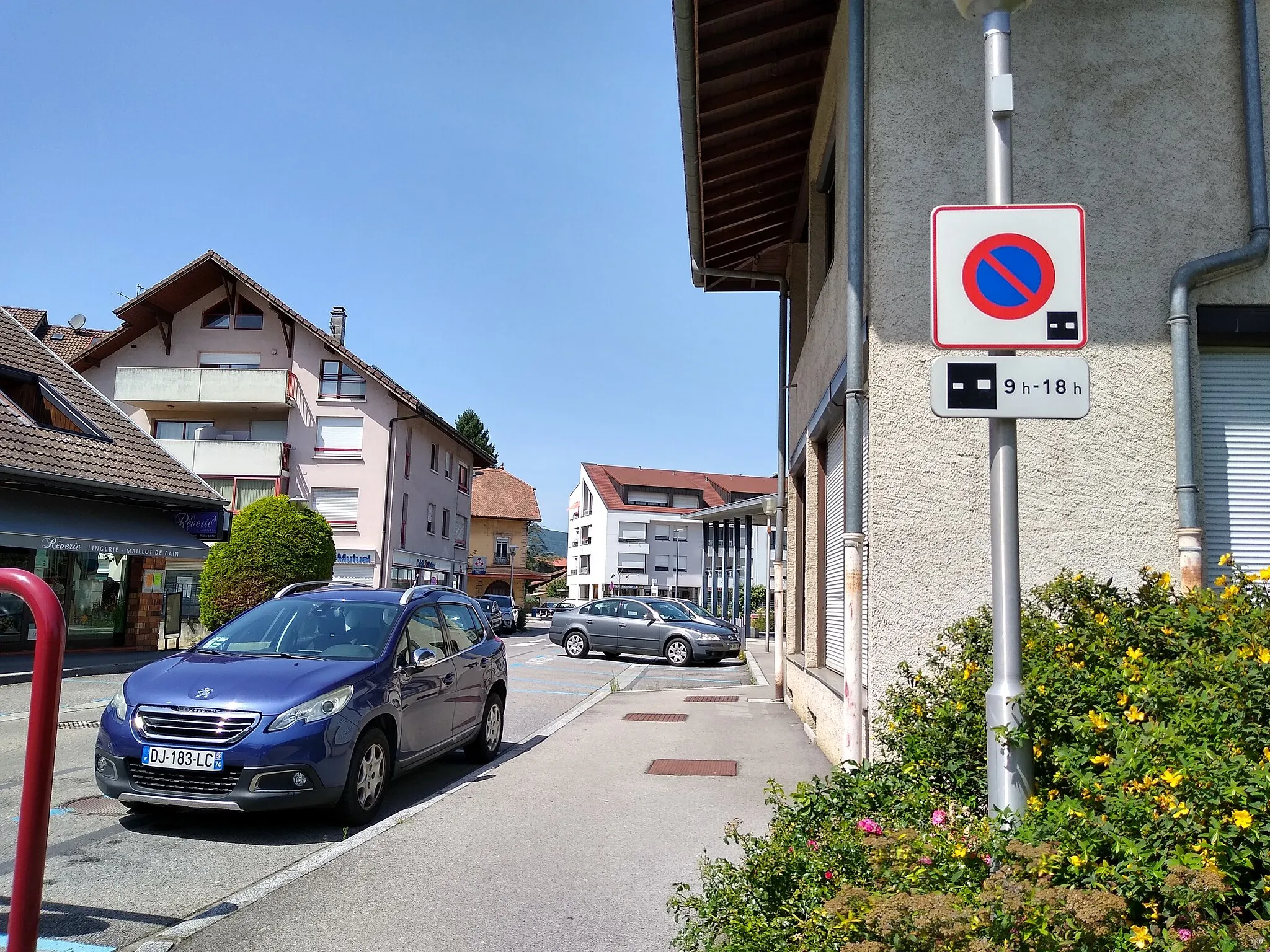 Photo showing: Panneau B6b3 avec panonceau M6c d'avant 2008, rue du Docteur Goy, Reignier, Haute-Savoie, France.