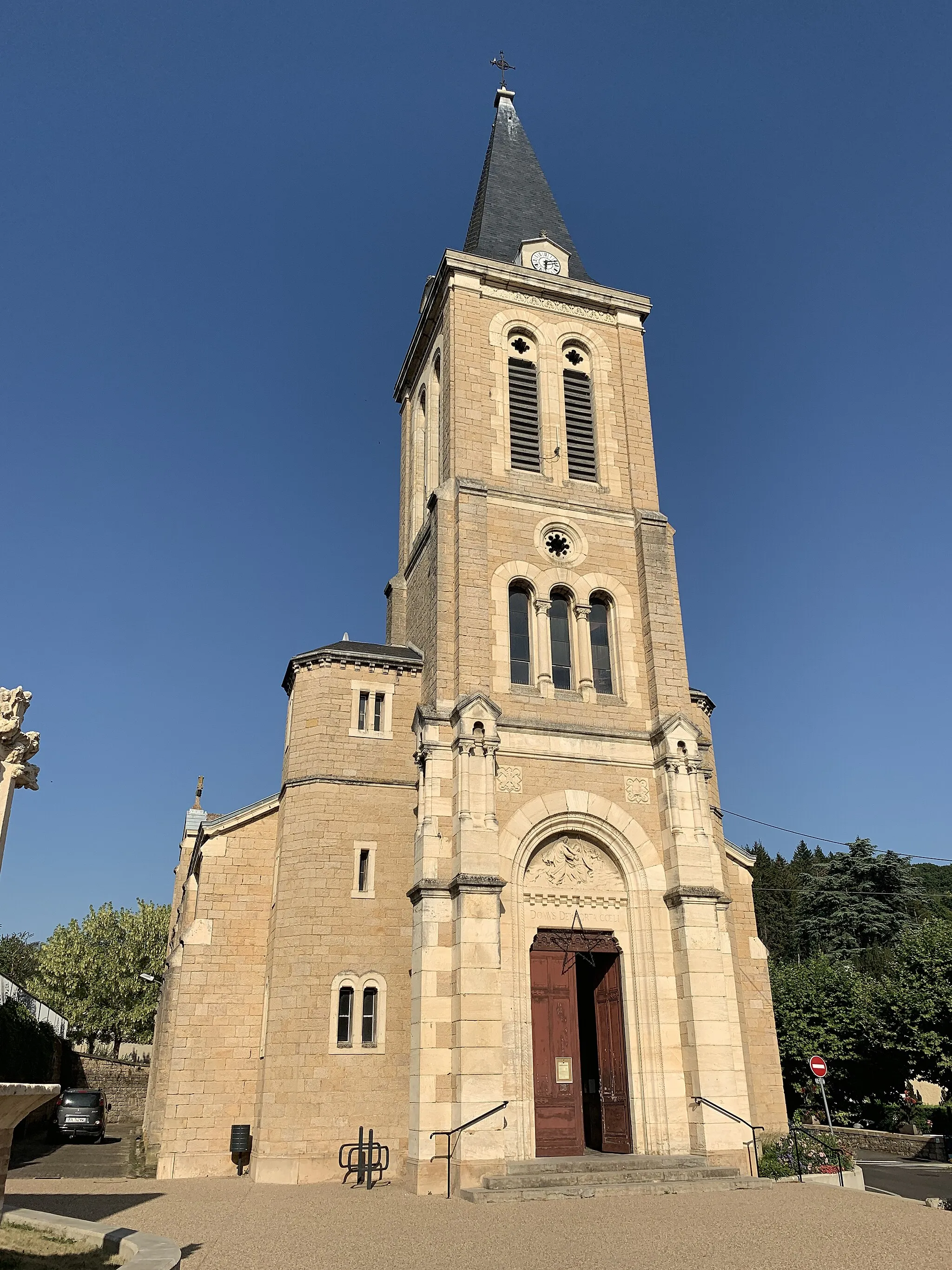 Photo showing: Église Saint-Pierre-et-Saint-Paul de Reyrieux.