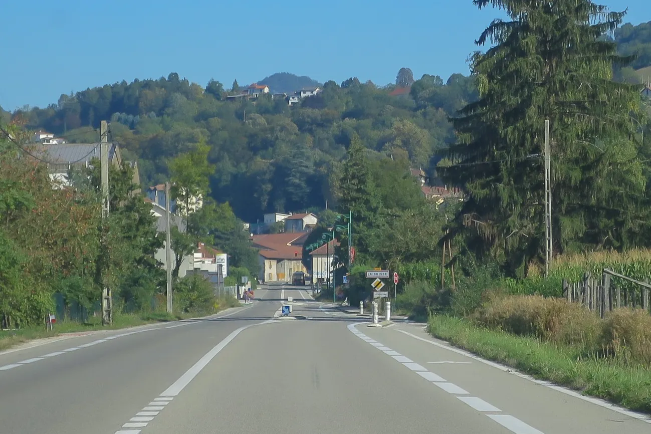 Photo showing: D1075 (ex RN 75) - Sens sud  > nord  - à La Buisse - Direction Bourg-en-Bresse