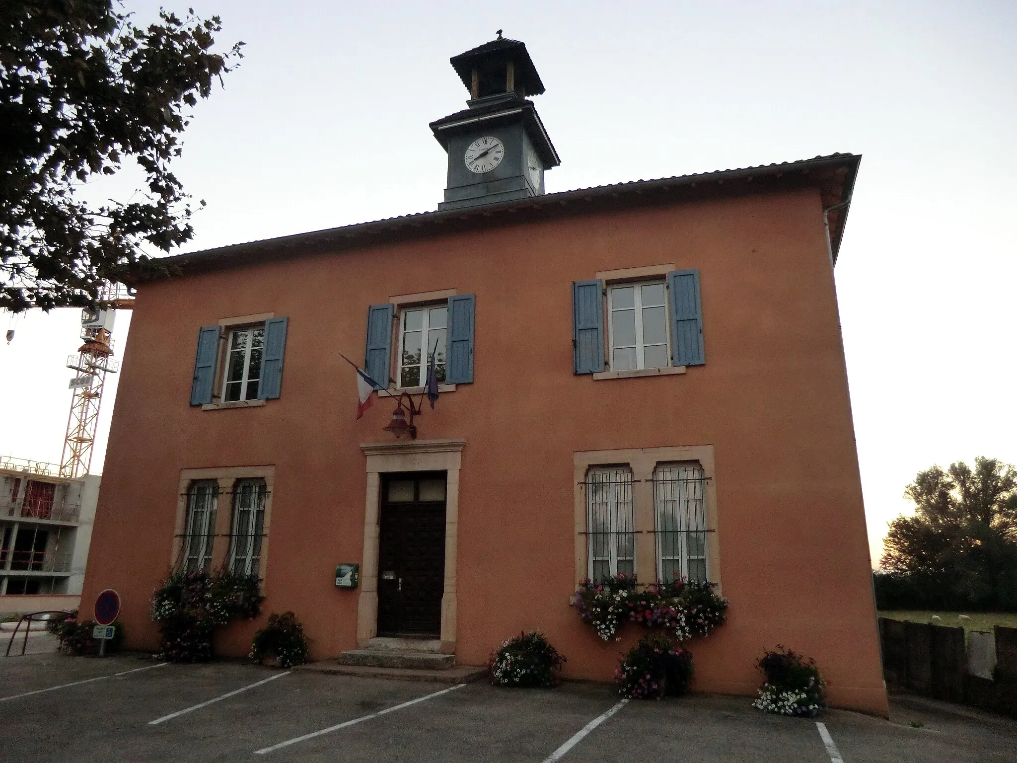 Photo showing: Town hall of Saint-André-de-Corcy.