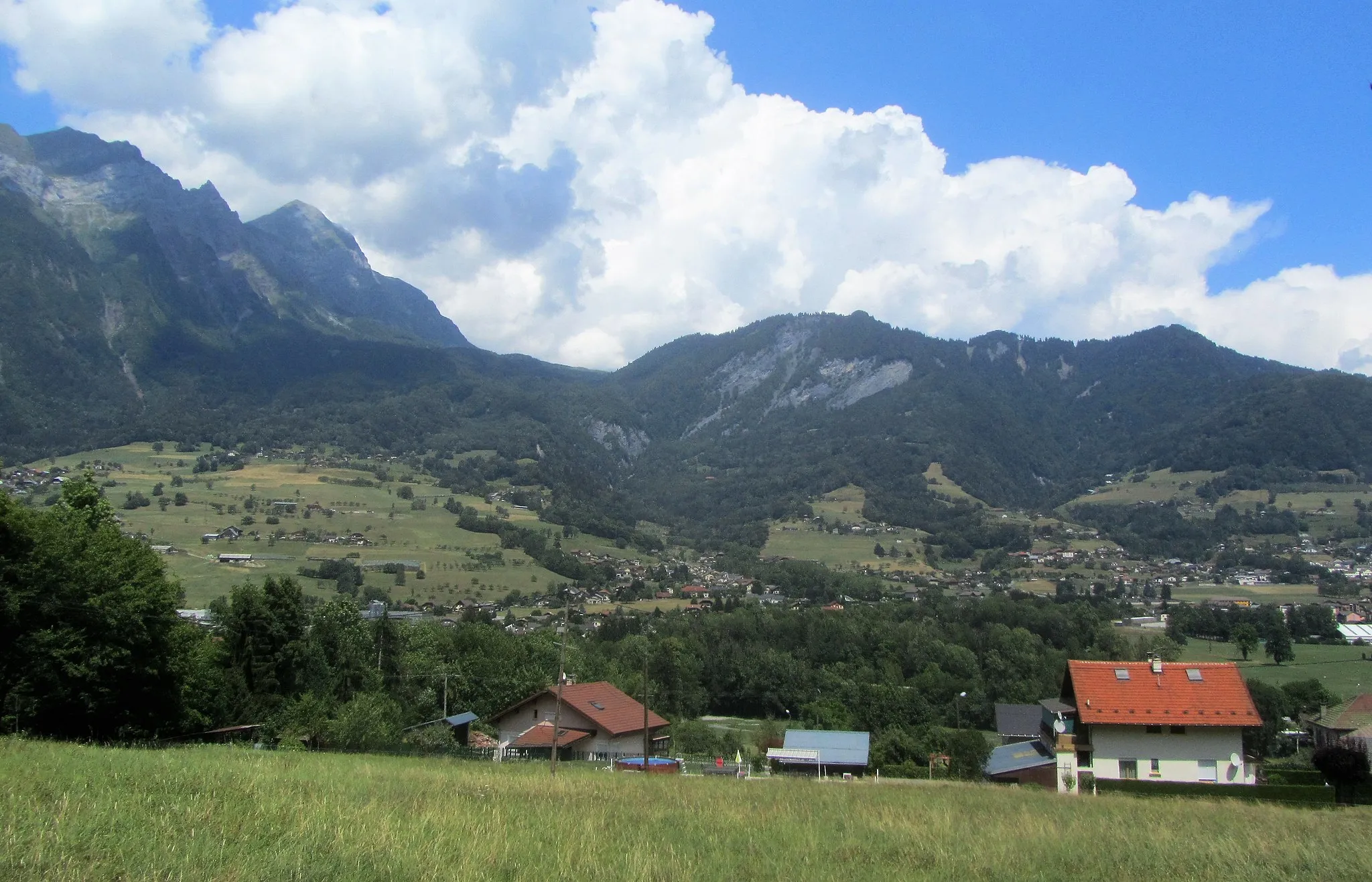 Photo showing: L'adret d'Ugine vue générale depuis Outrechaise