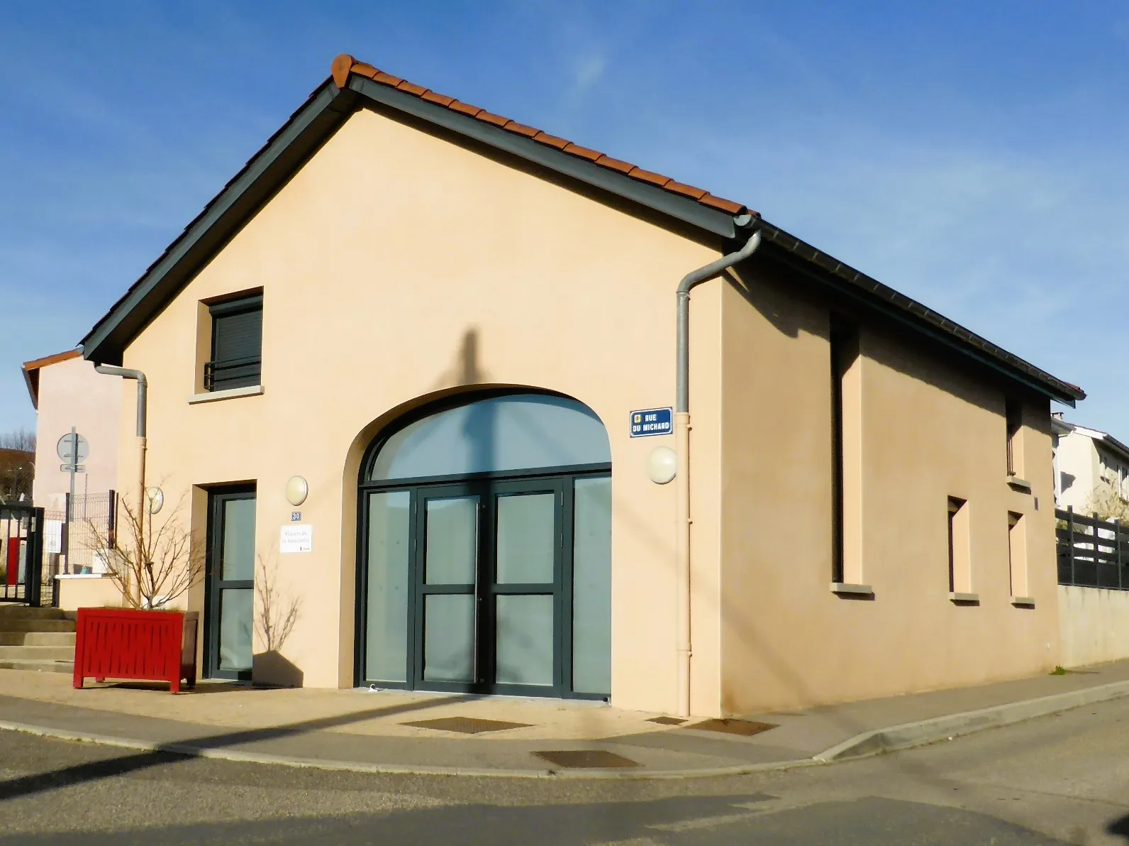 Photo showing: maison de la rencontre