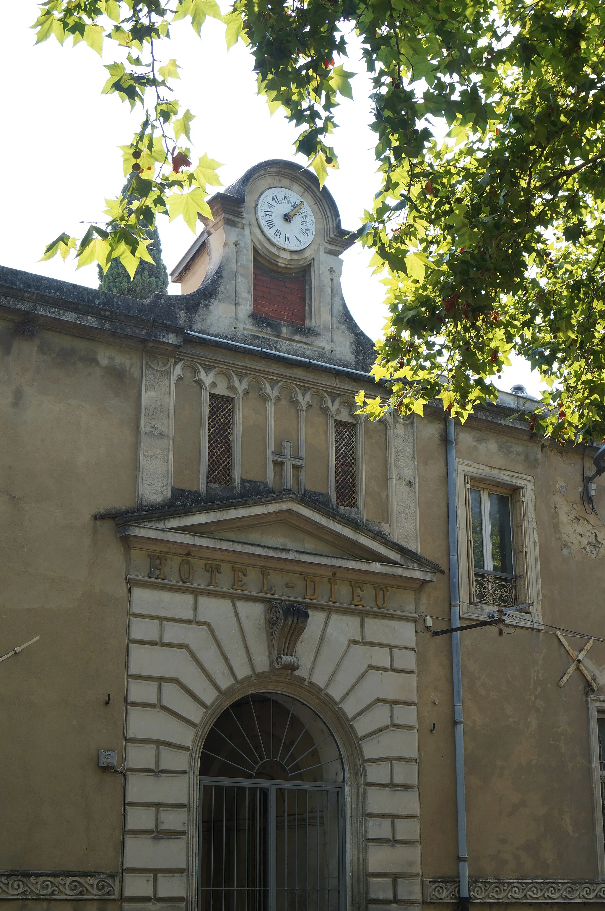 Photo showing: This building is indexed in the base Mérimée, a database of architectural heritage maintained by the French Ministry of Culture, under the reference PA00103162 .