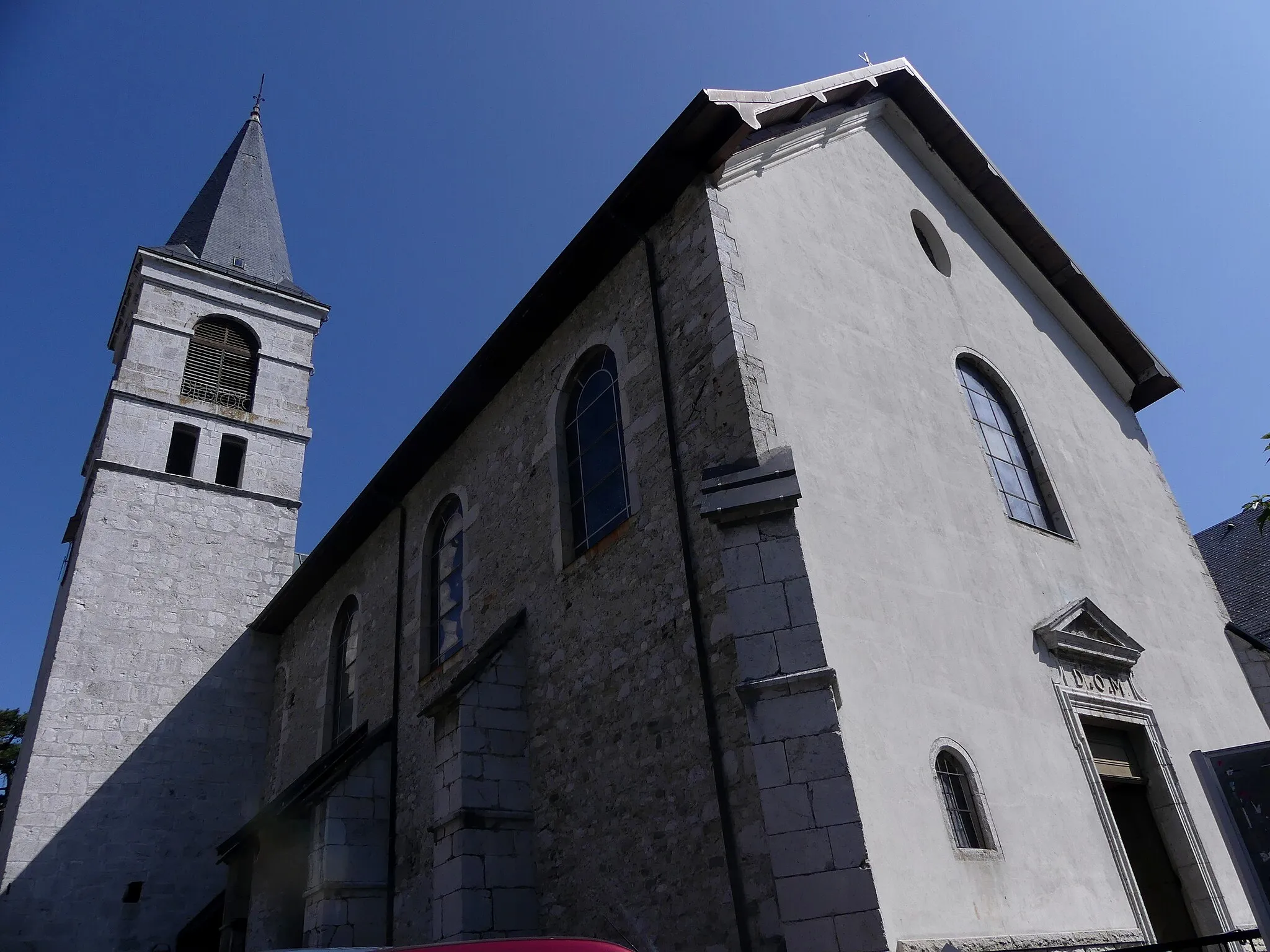 Photo showing: Sight of the church of Saint-Pierre-d'Albigny, Savoie, France.