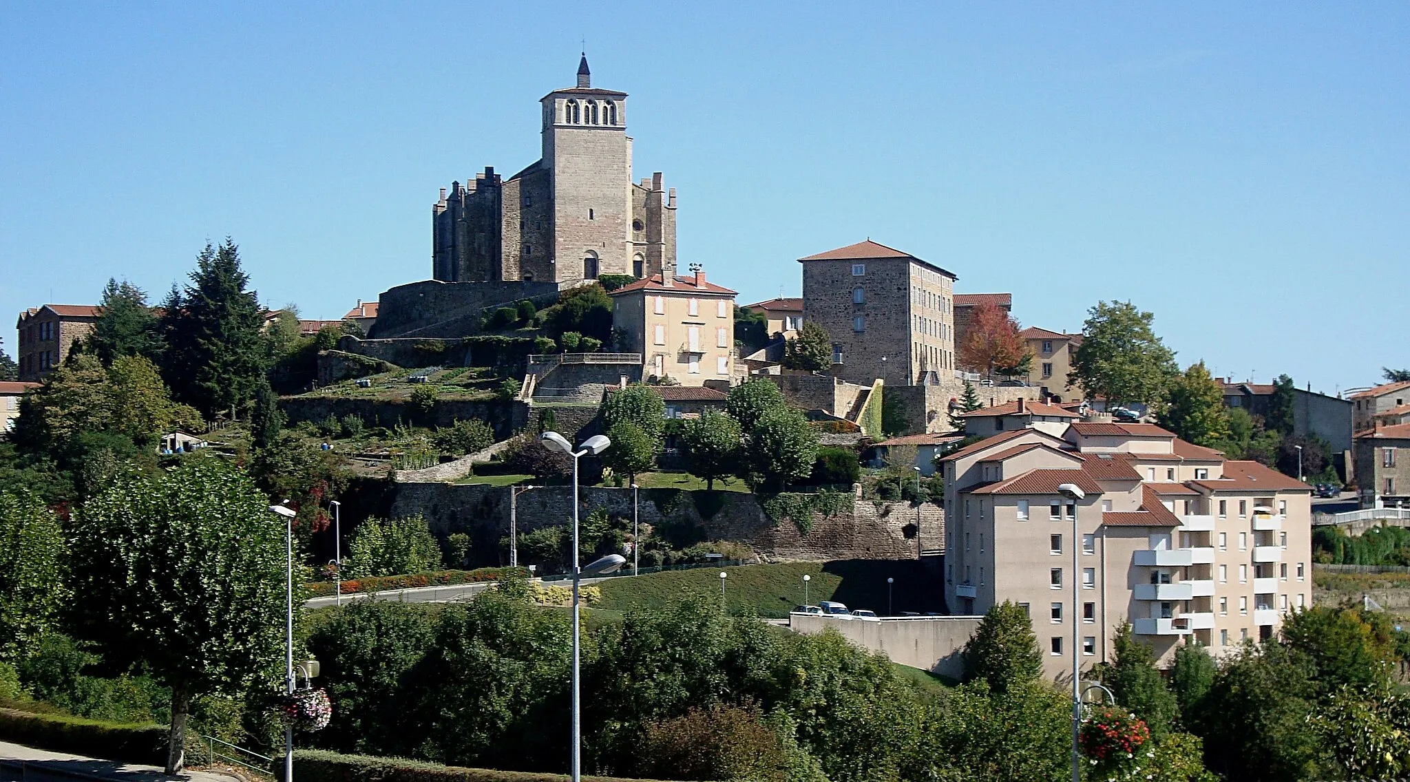 Photo showing: Panorama sur le quartier de l'église, Saint-Symphorien-sur-Coise, Rhône, France.