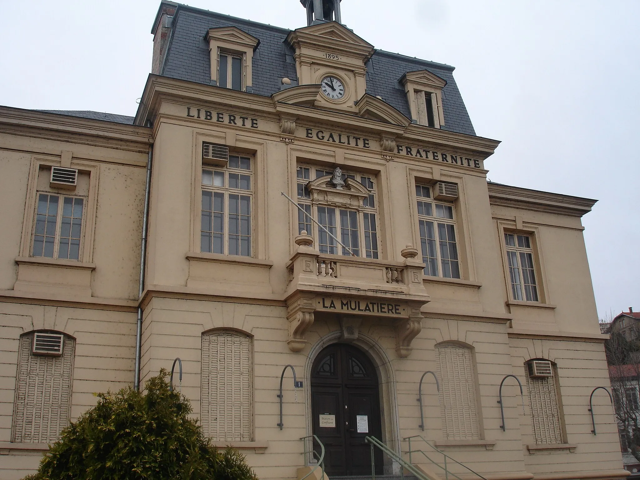 Photo showing: La Mulatière (69) : Maison du Confluent (ancienne mairie)