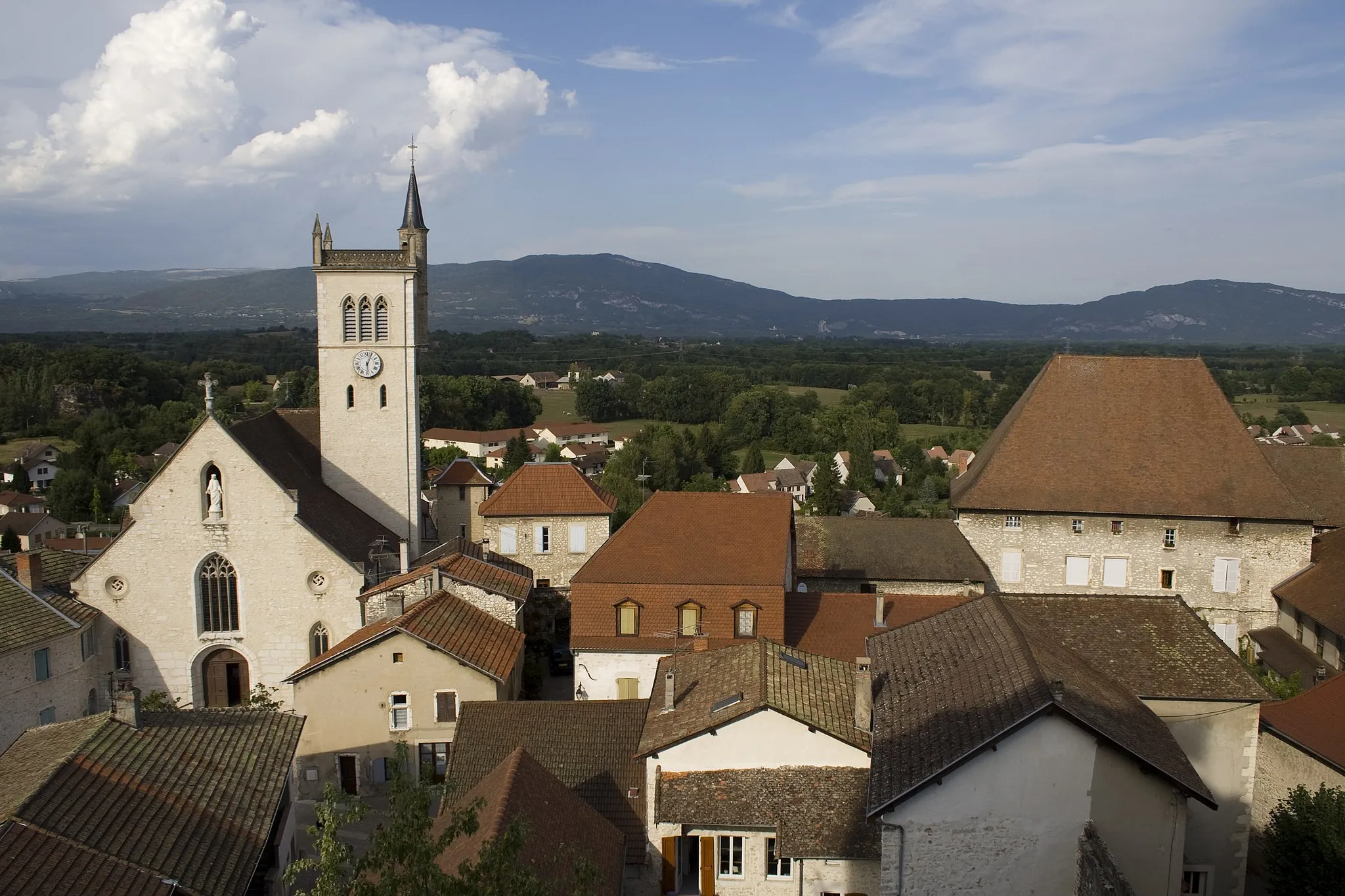 Photo showing: Morestel, chef-lieu de canton du département de l'Isère