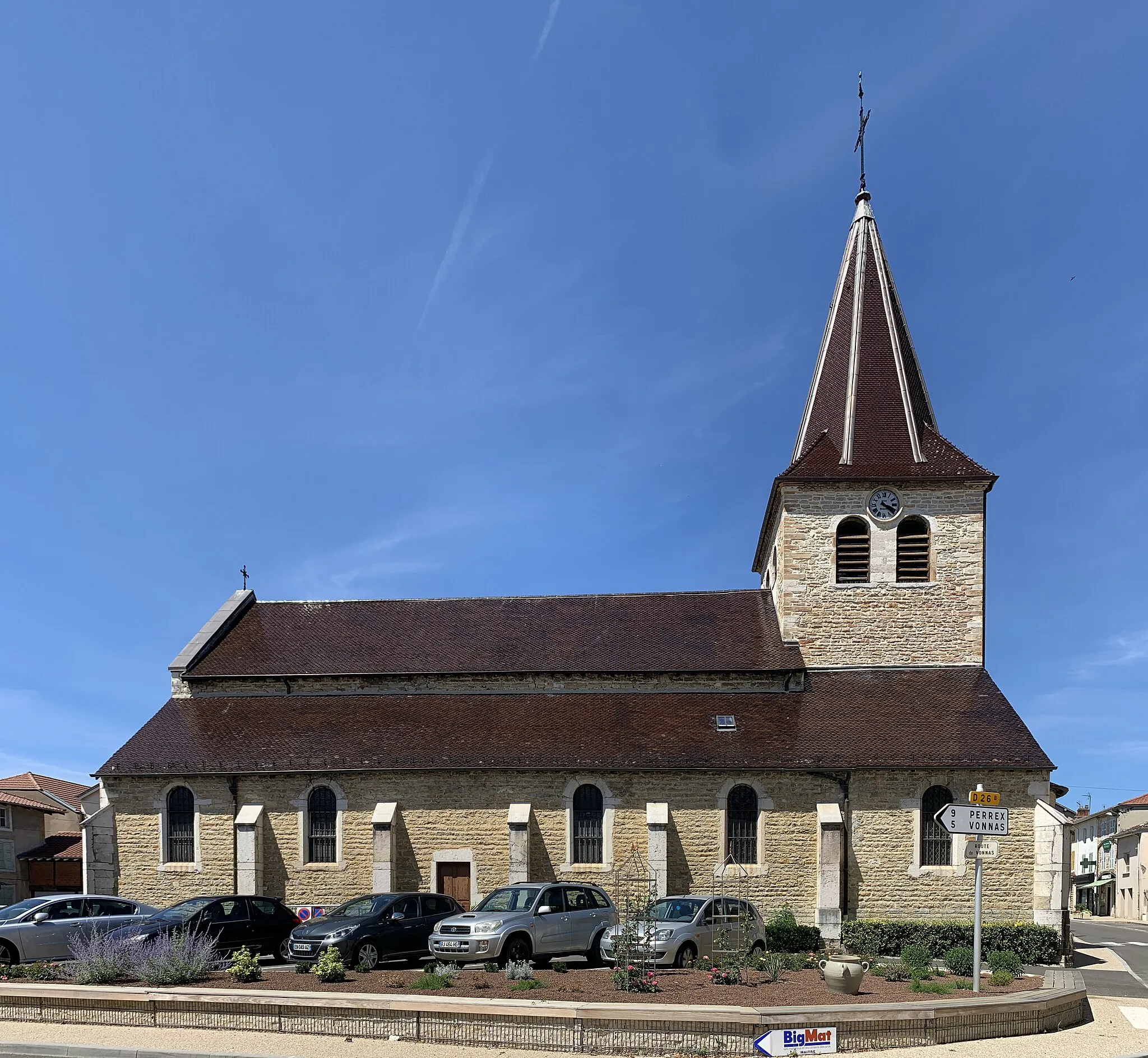 Photo showing: Église Saint-Christophe-et-Saint-André de Mézériat.
