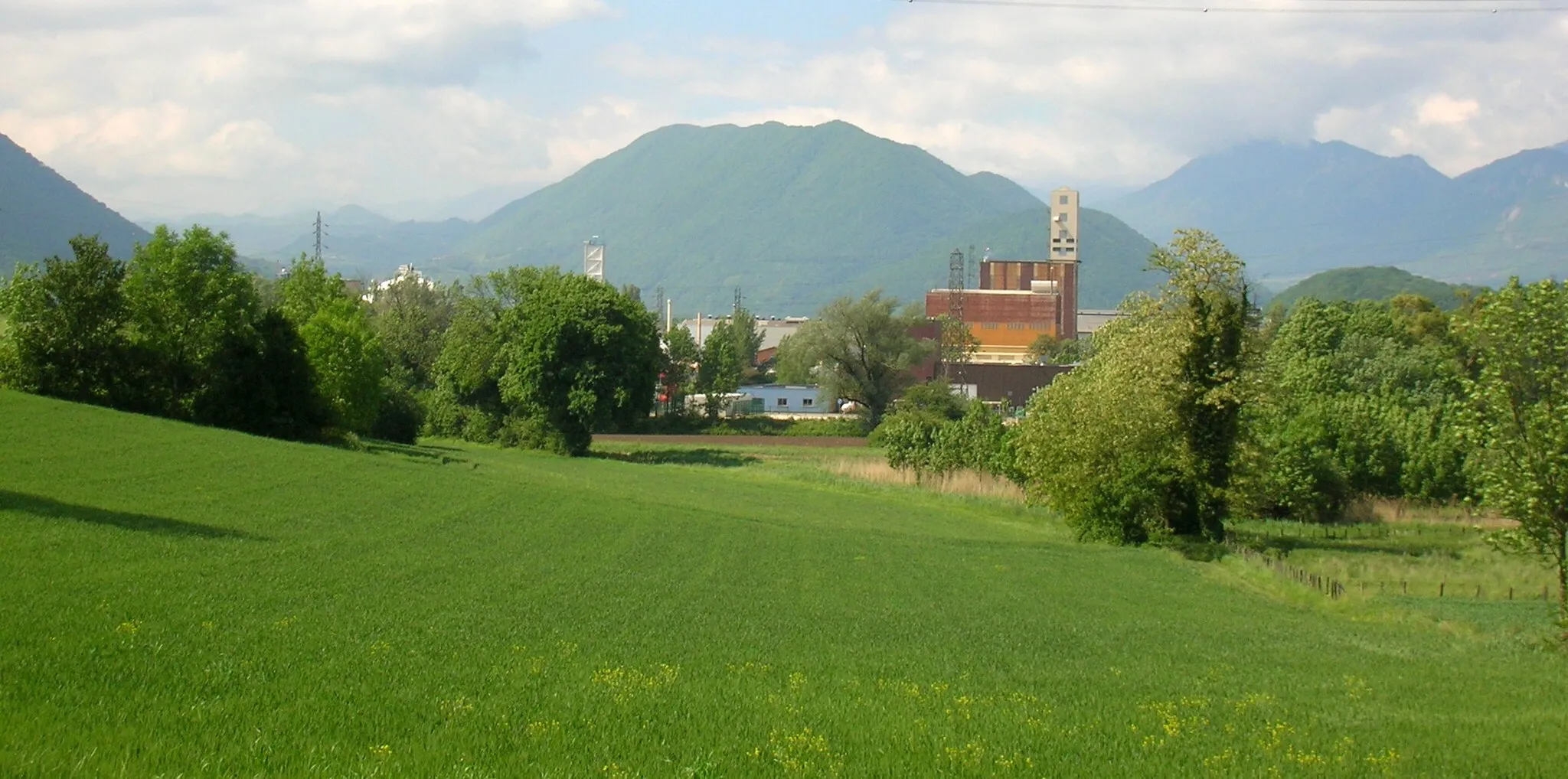 Photo showing: Basse Jarrie, Jarrie, Isère, AuRA, France.