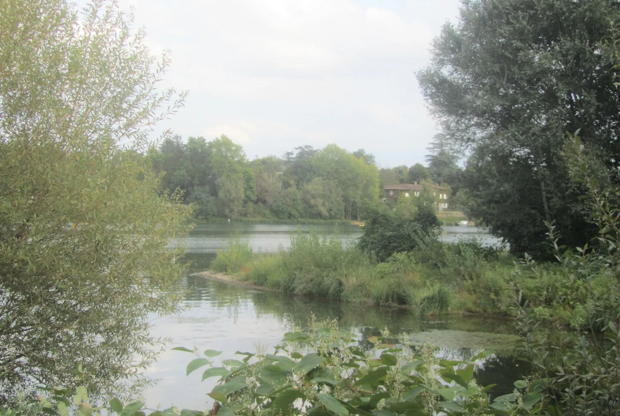 Photo showing: Confluence Saône-Azergues