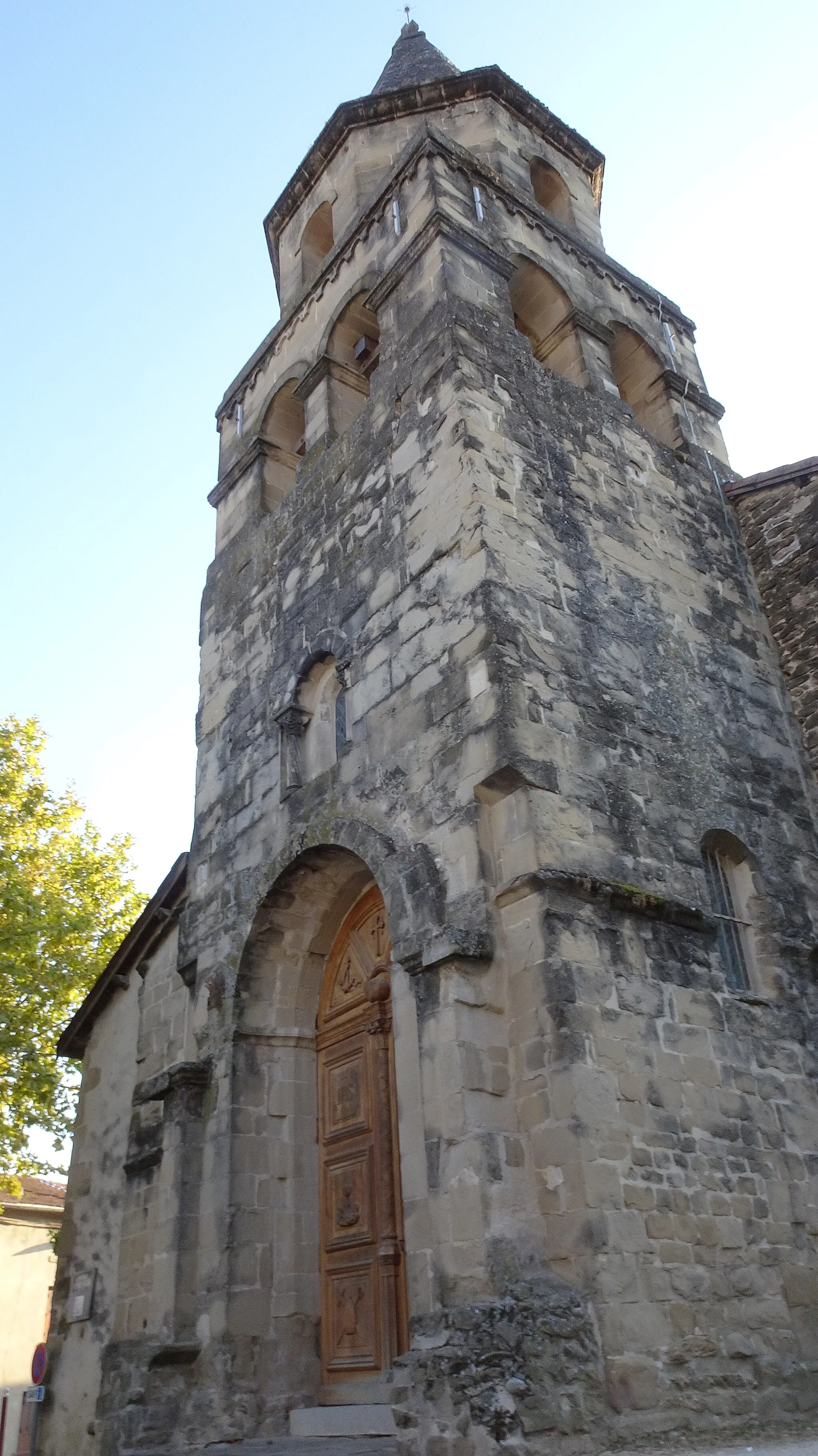 Photo showing: Clocher et entrée Église de Mours-saint-Eusèbe