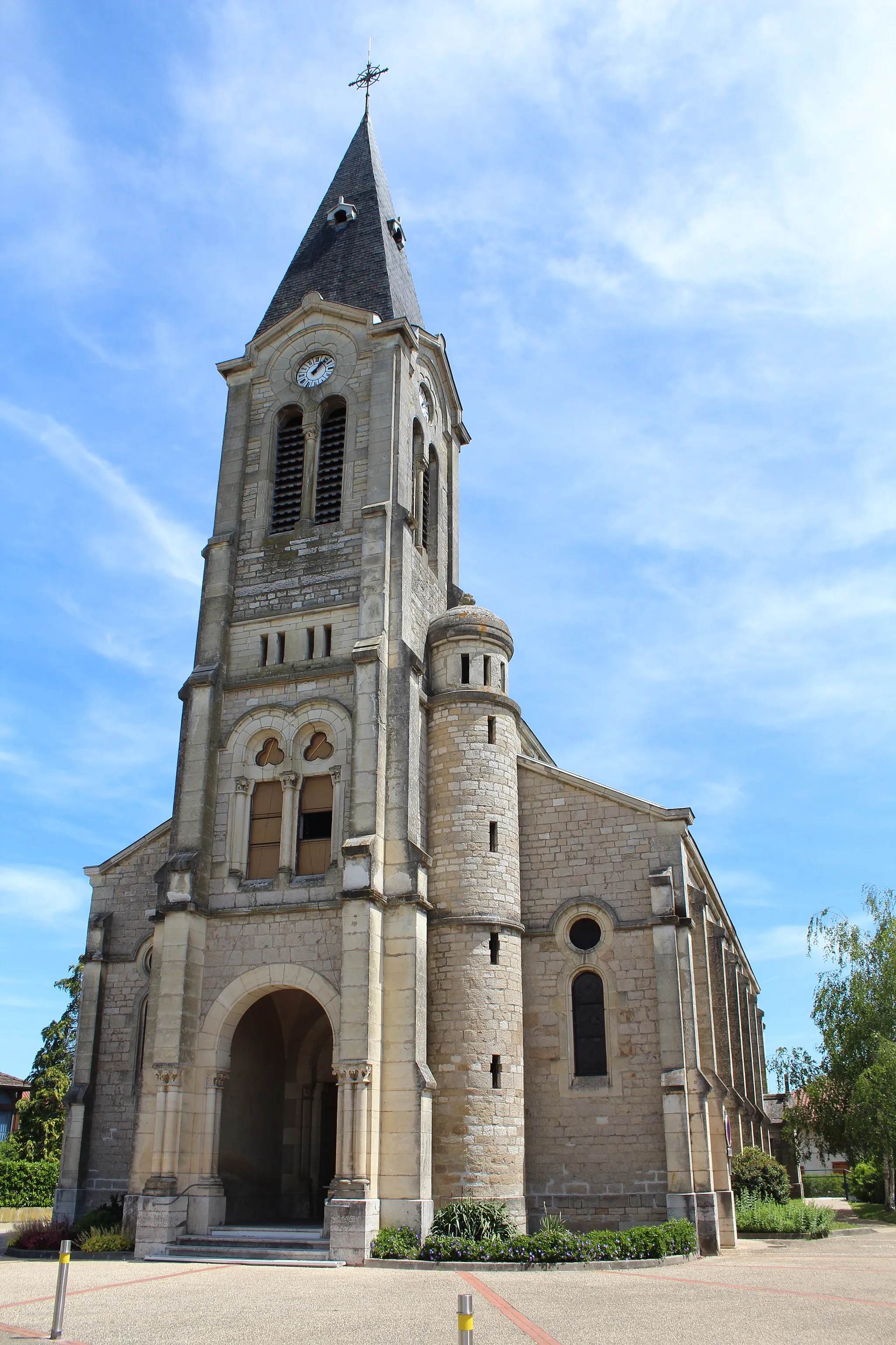 Photo showing: Église Saint-Jean-Baptiste de Cras-sur-Reyssouze.