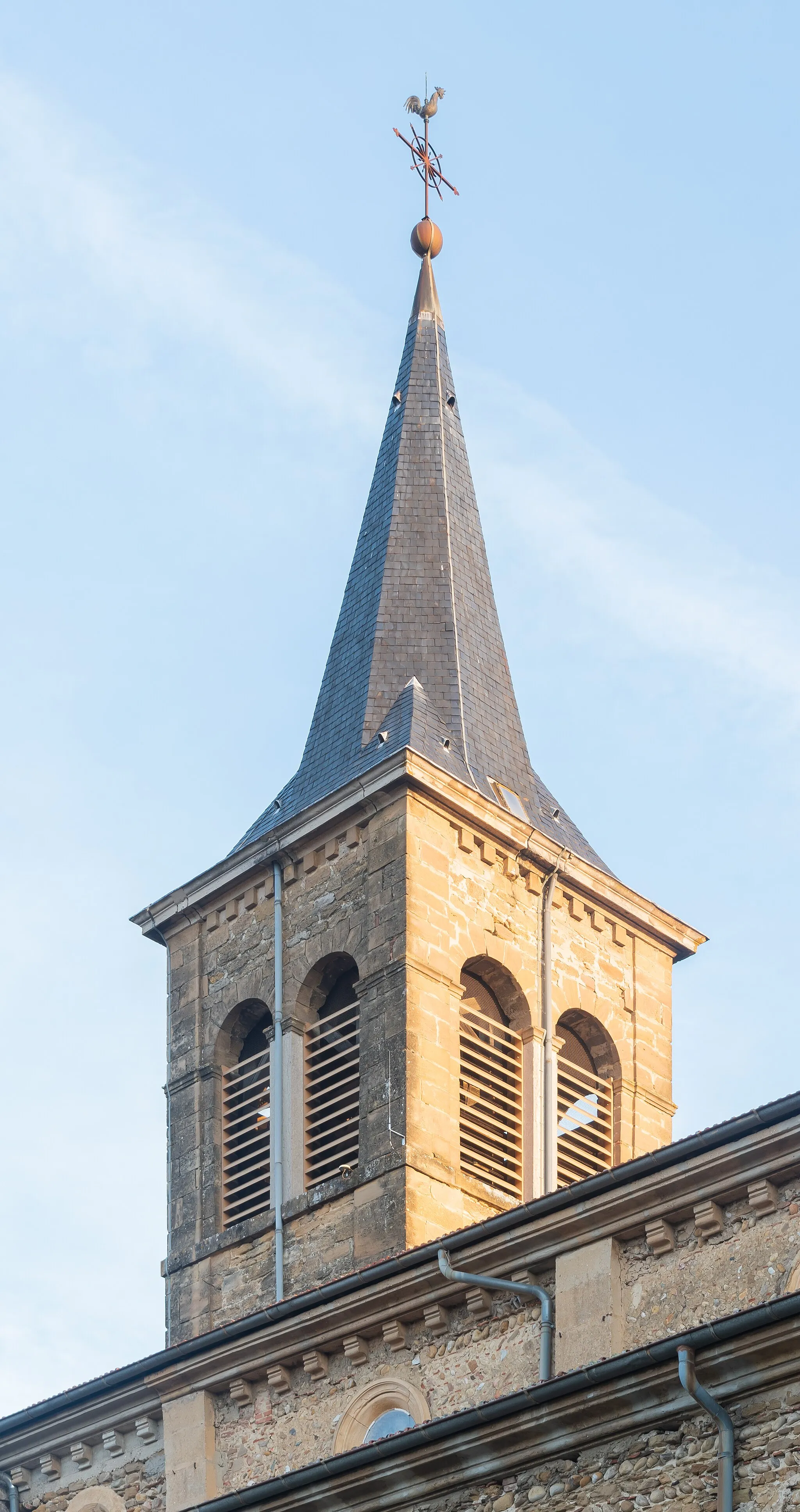 Photo showing: Bell tower of the Saint John the Baptist church in Saint-Jean-de-Bournay, Isère, France