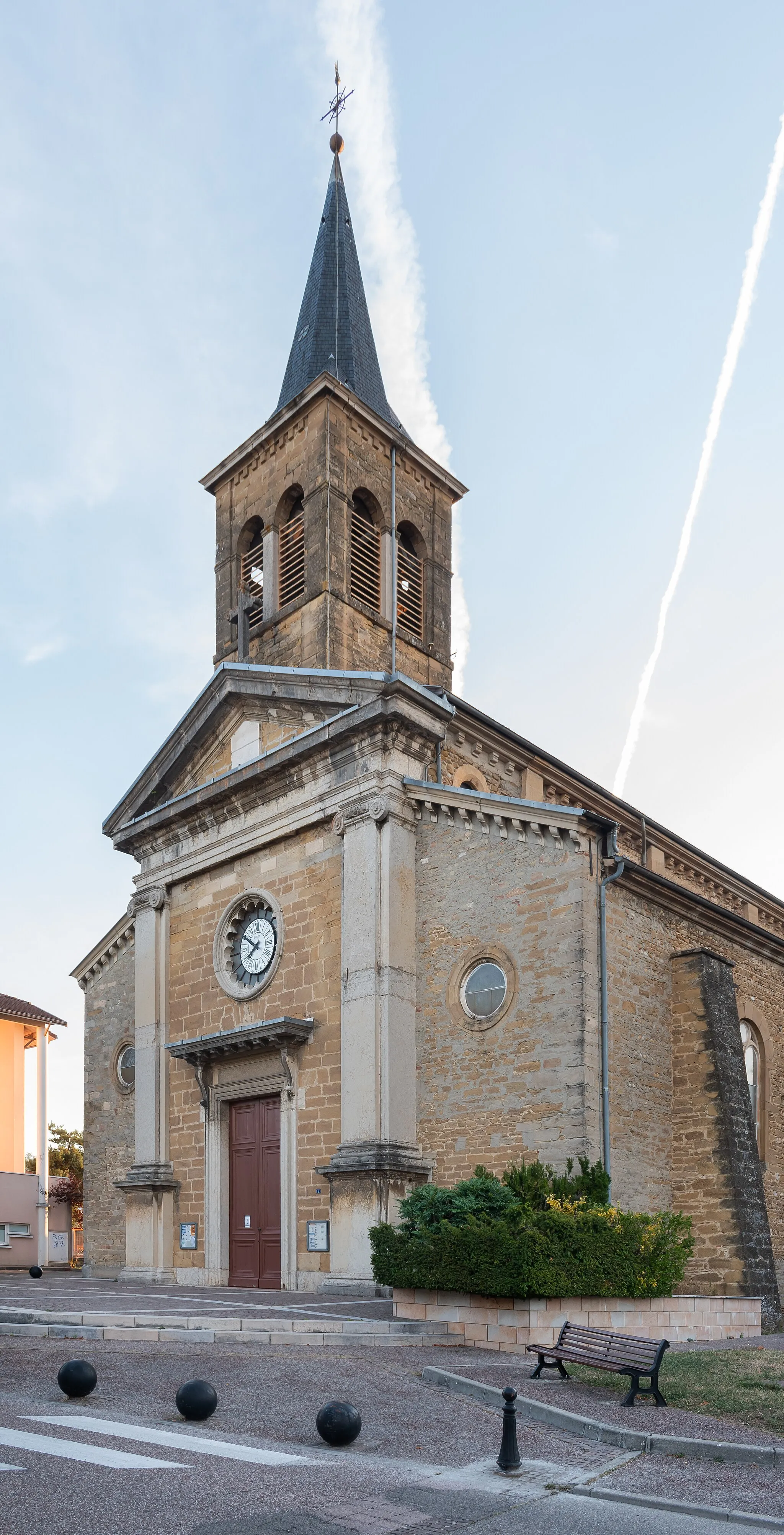 Photo showing: Saint John the Baptist church in Saint-Jean-de-Bournay, Isère, France