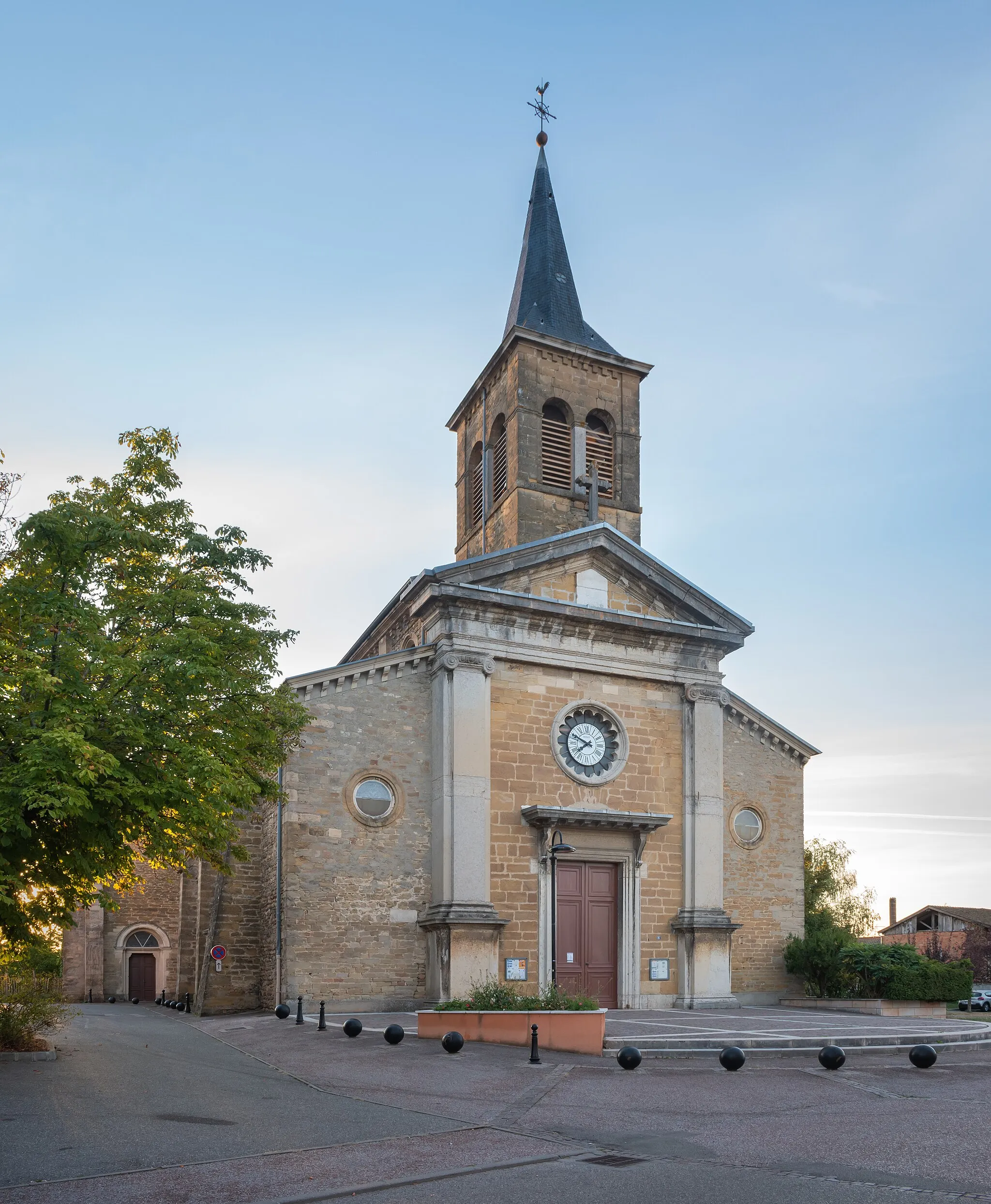 Photo showing: Saint John the Baptist church in Saint-Jean-de-Bournay, Isère, France