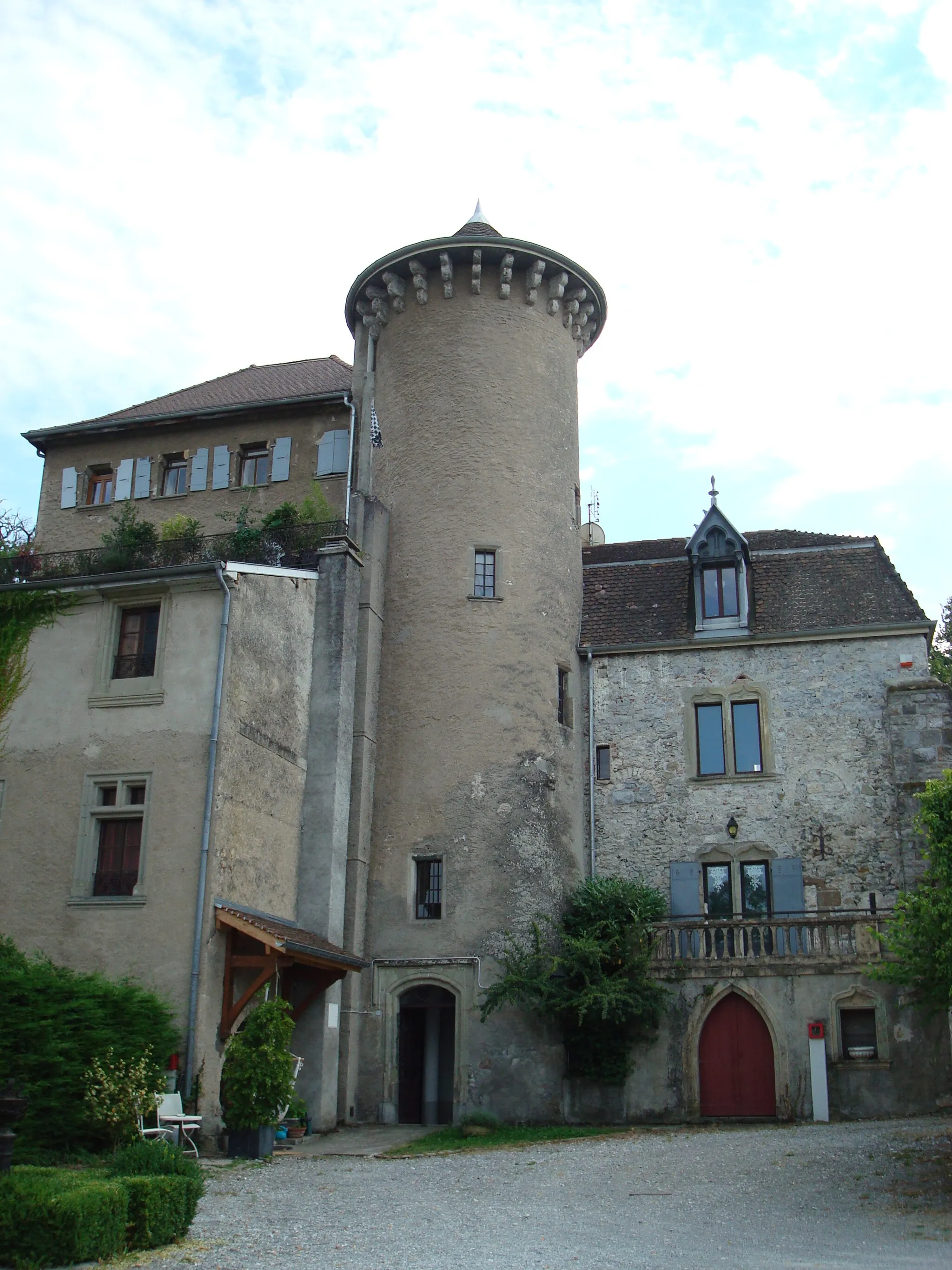 Photo showing: La maison forte vue depuis le sud.