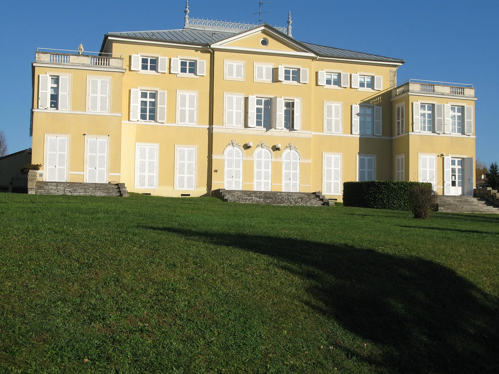 Photo showing: Le château de Bois Dieu à Lissieu dans le Rhône
